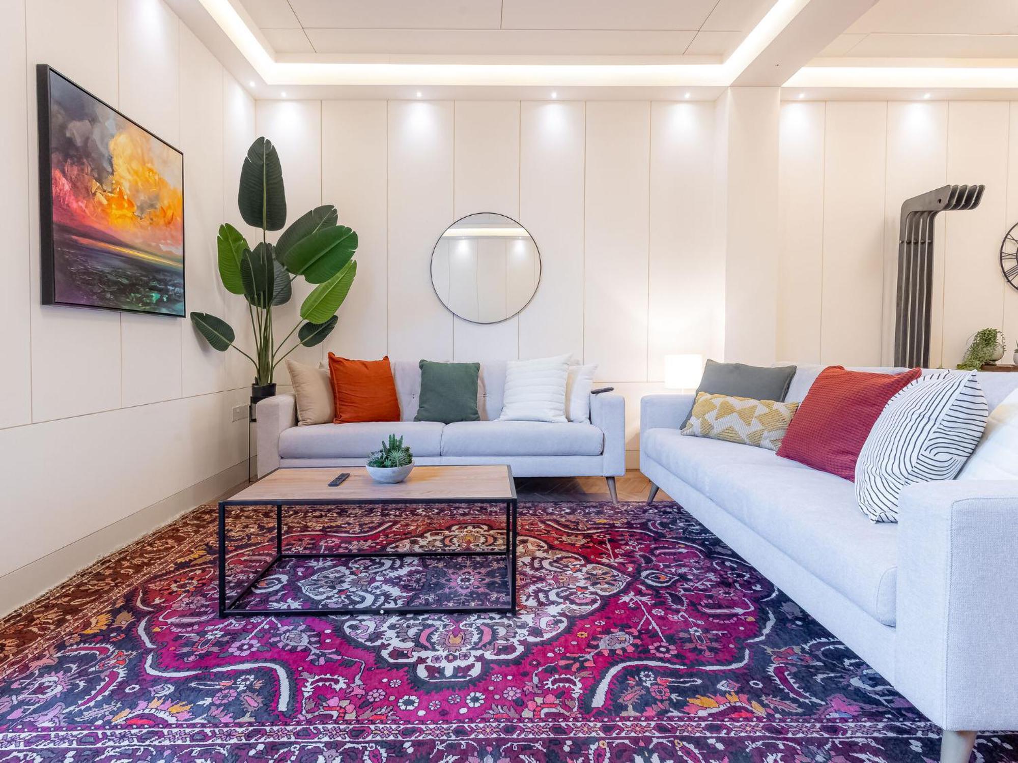 Modern Deluxe Five Bedroom House Near Chalk Farm Station By Belvilla London