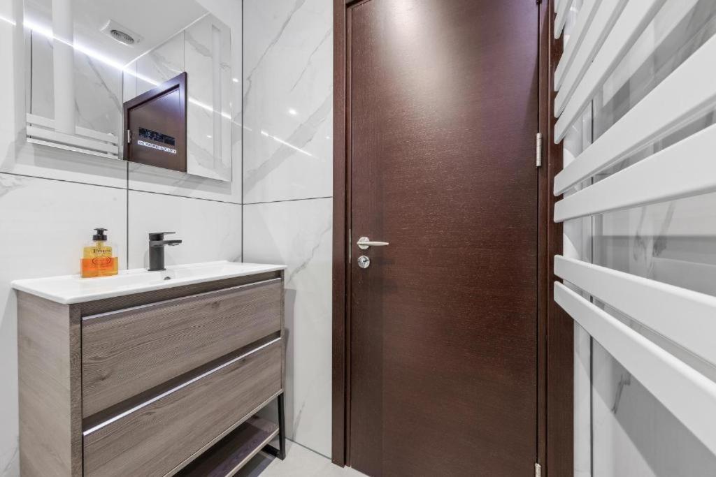 Serviced Golders Near London- 3 London