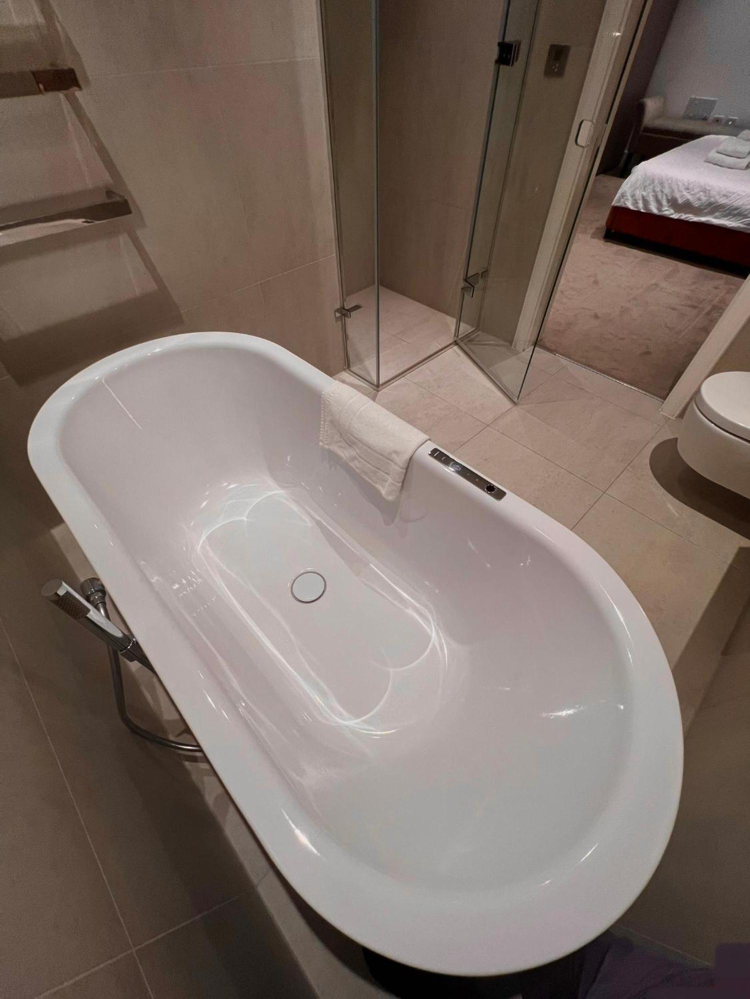 Apartment Luxury 2 Bedroom In Old Street, *