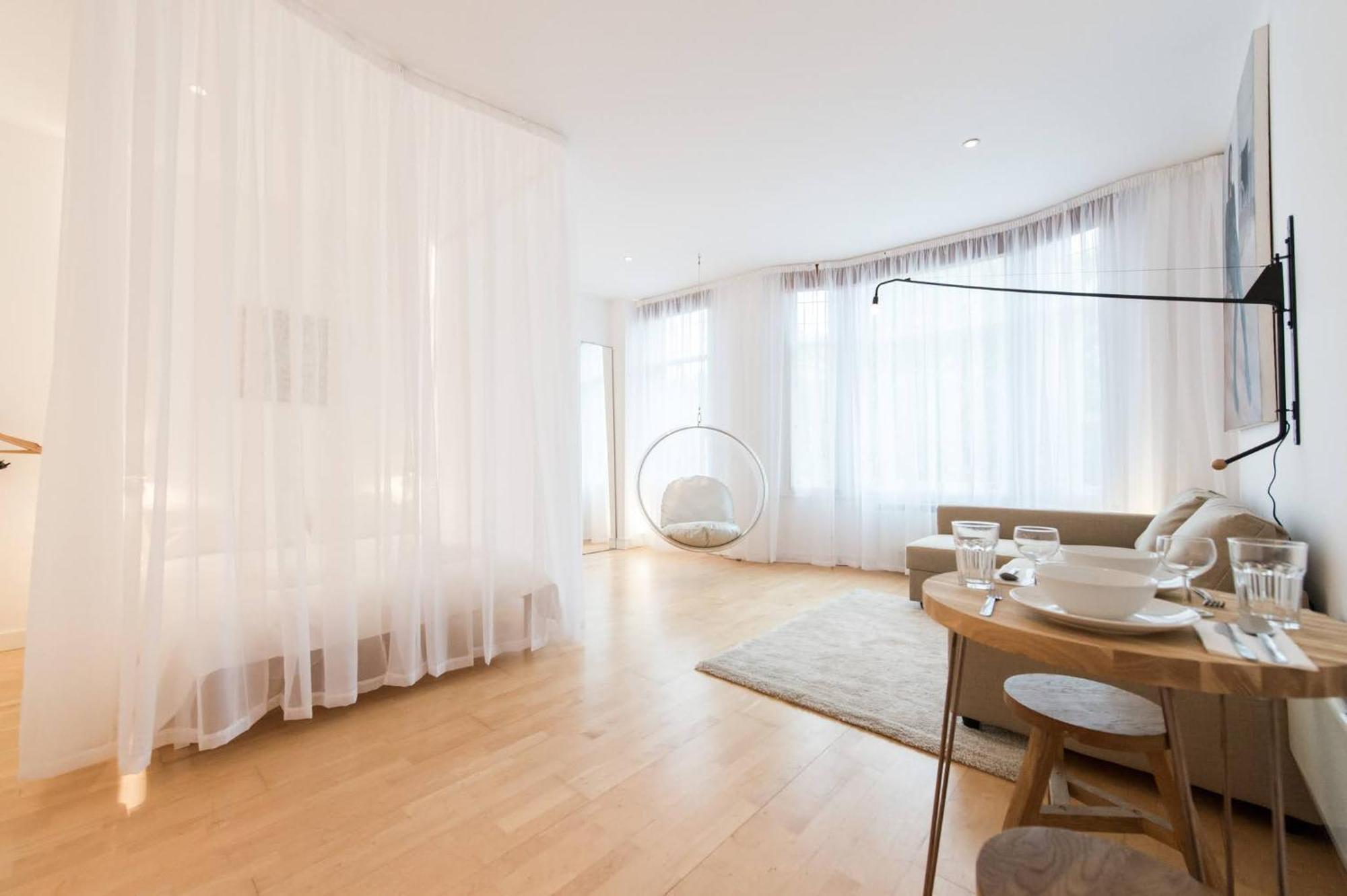 The William Wallace, By The Design Traveller Apartment *