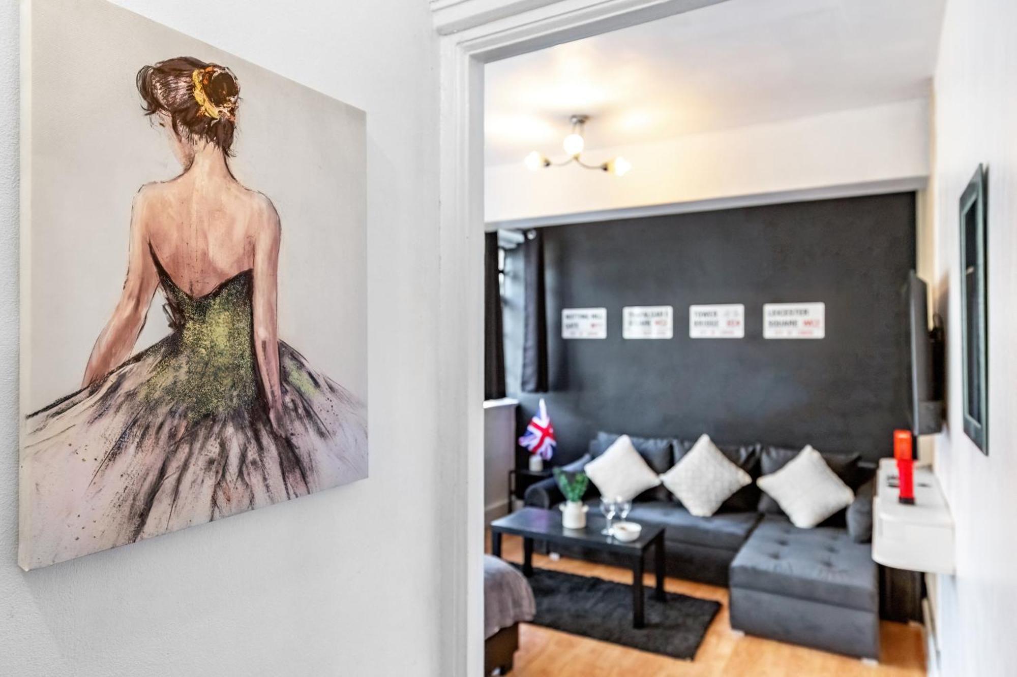 Paddington Station Paradise For Up To 4 Guests! Dream 2 Mins Walk From Station With Extra Double Sofa Bed! *
