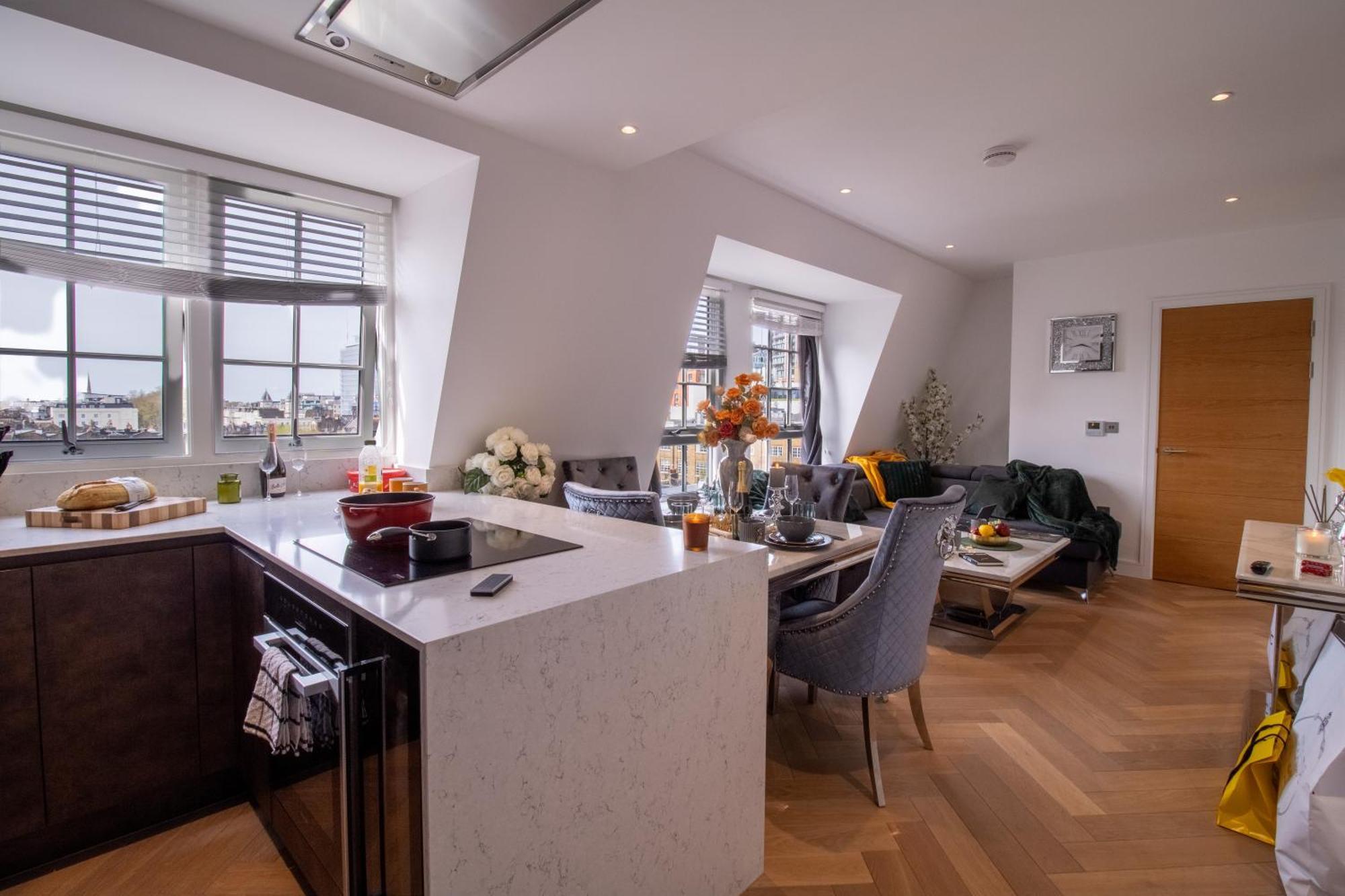 Apartment Luxurious 1-bedroom Penthouse In Marble Arch 71 *