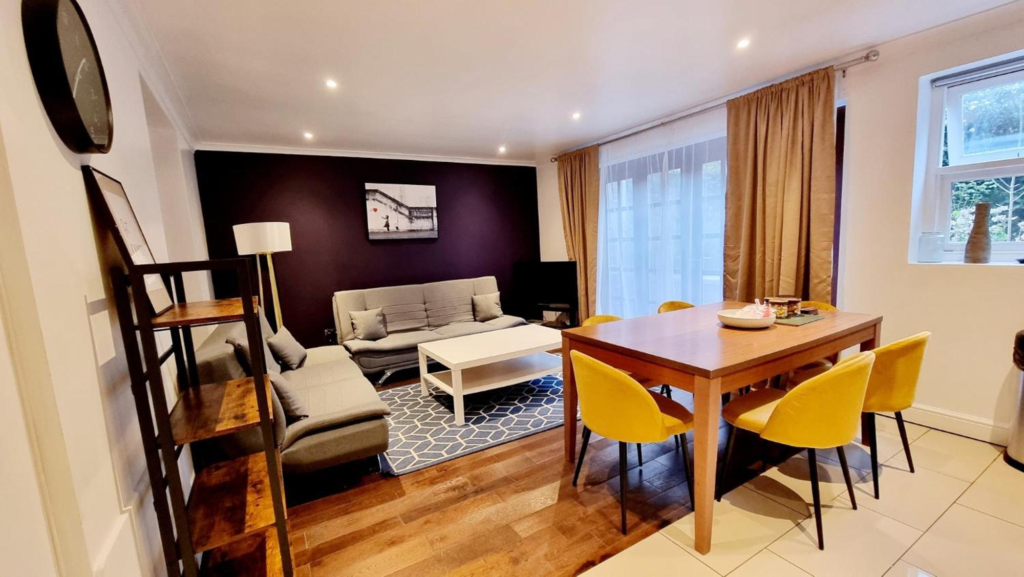 Charming Victorian With Aircon In Apartamento *