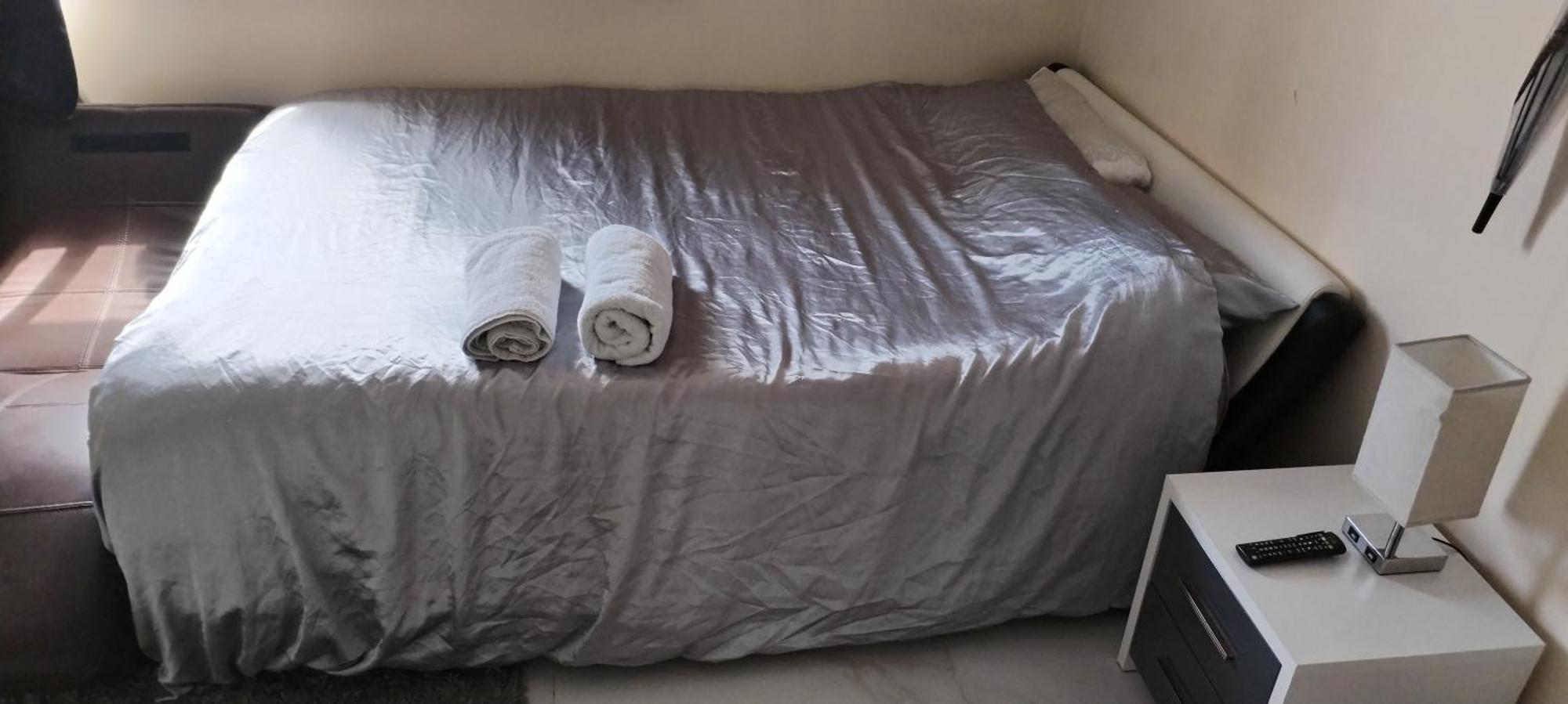 Airport, Excel, Univ Of East London, O2 Homestay