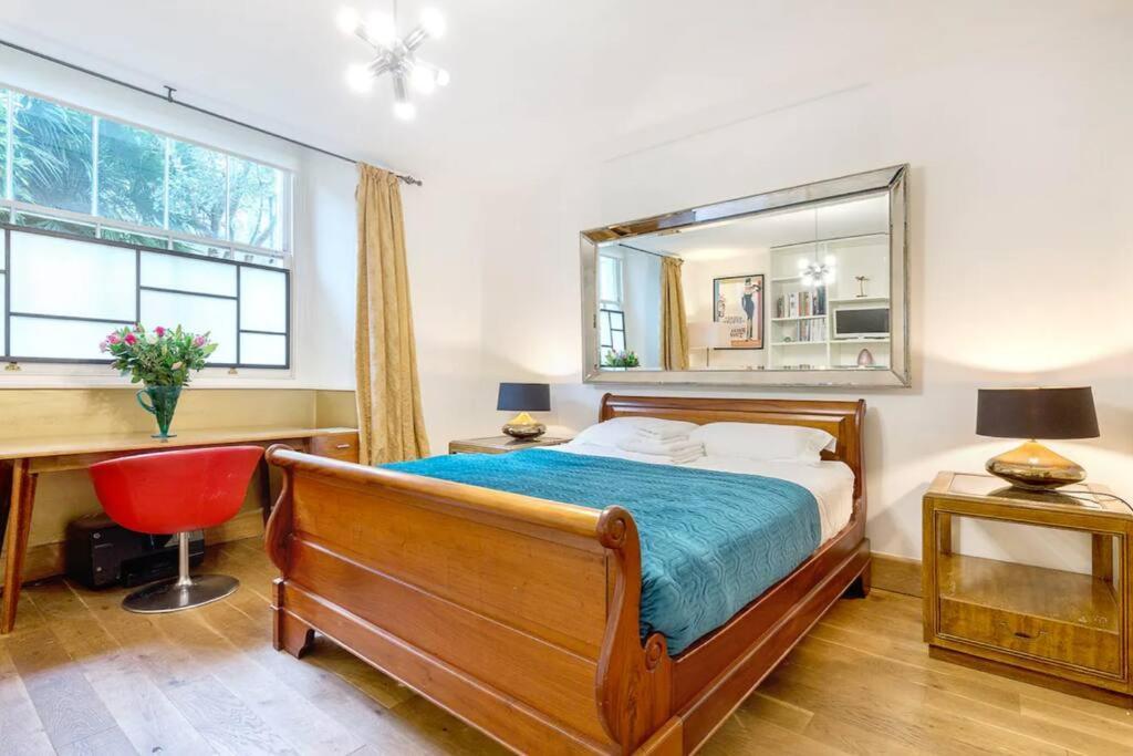 Eclectic Family In The Heart Of Notting Hill Londres