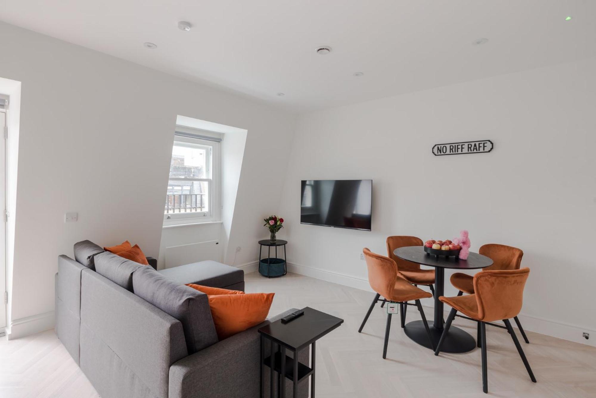 Apartment Soul In The - Fitzrovia - By Frankie Says *