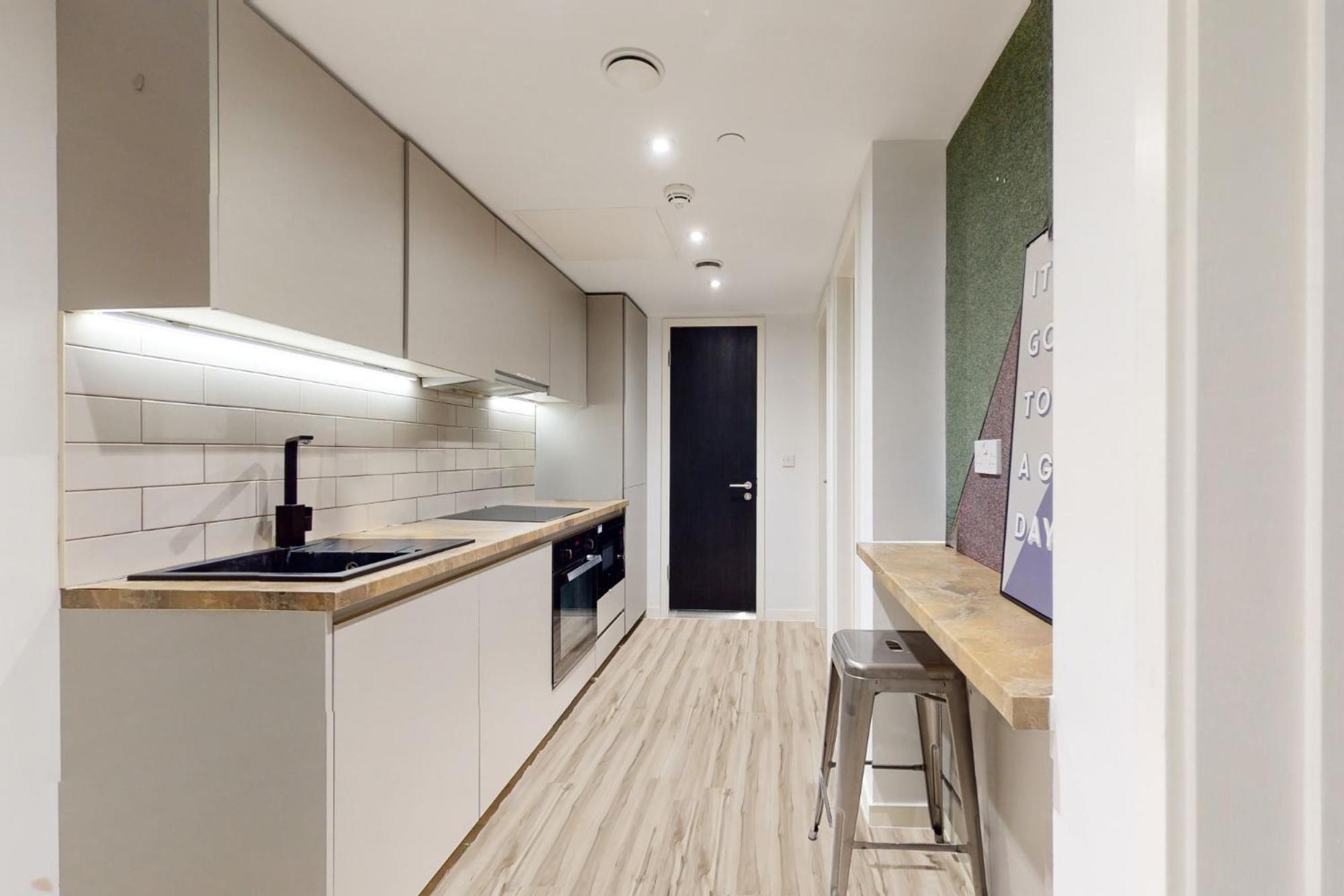 And Ensuite Bedrooms With Shared Kitchen At Chapter Ealing Right Next To North Acton Tube Station * London