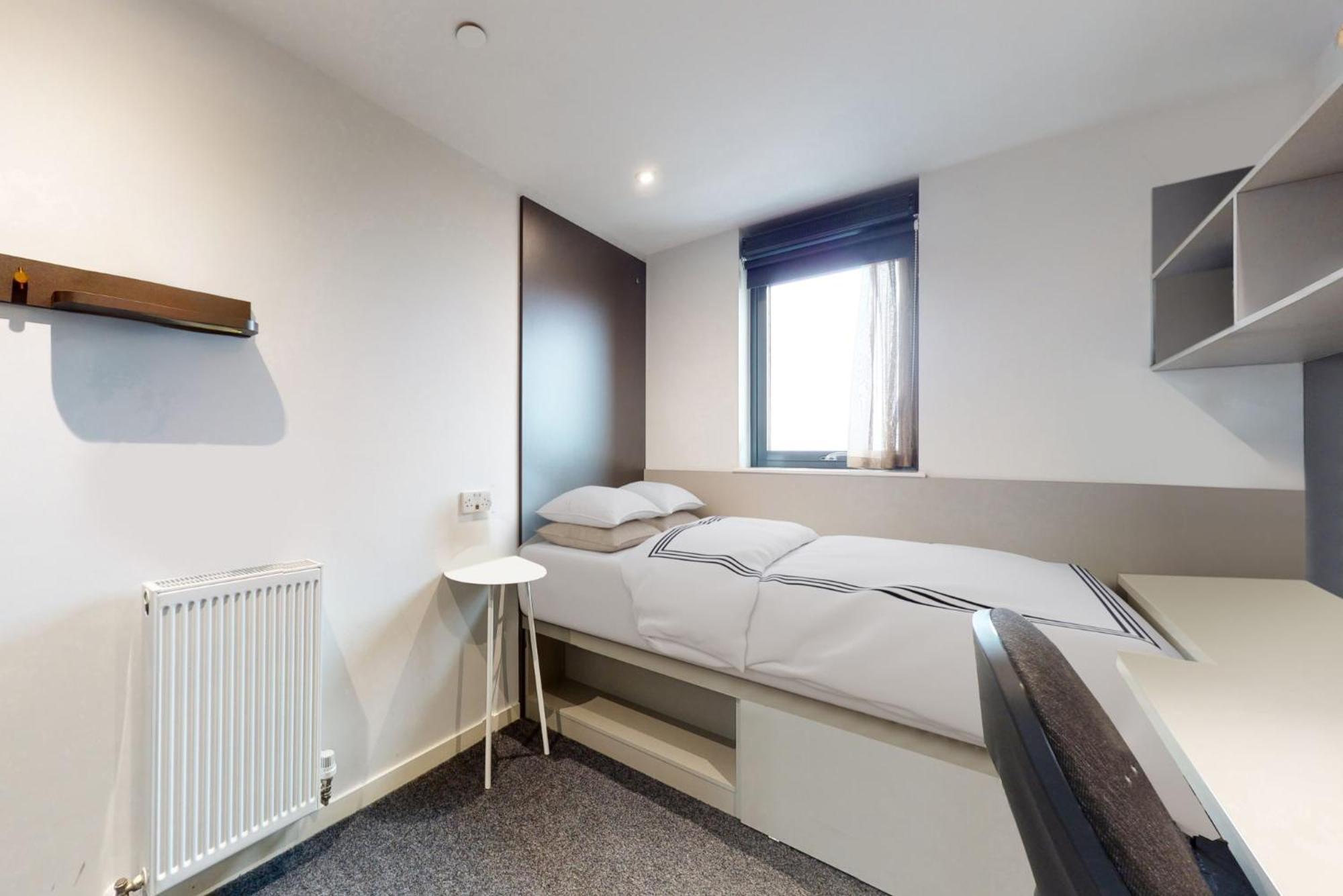 Apartment And Ensuite Bedrooms With Shared Kitchen At Chapter Ealing Right Next To North Acton Tube Station London