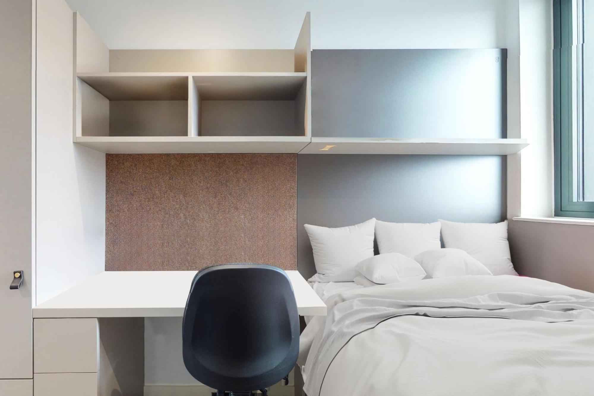 And Ensuite Bedrooms With Shared Kitchen At Chapter Ealing Right Next To North Acton Tube Station *