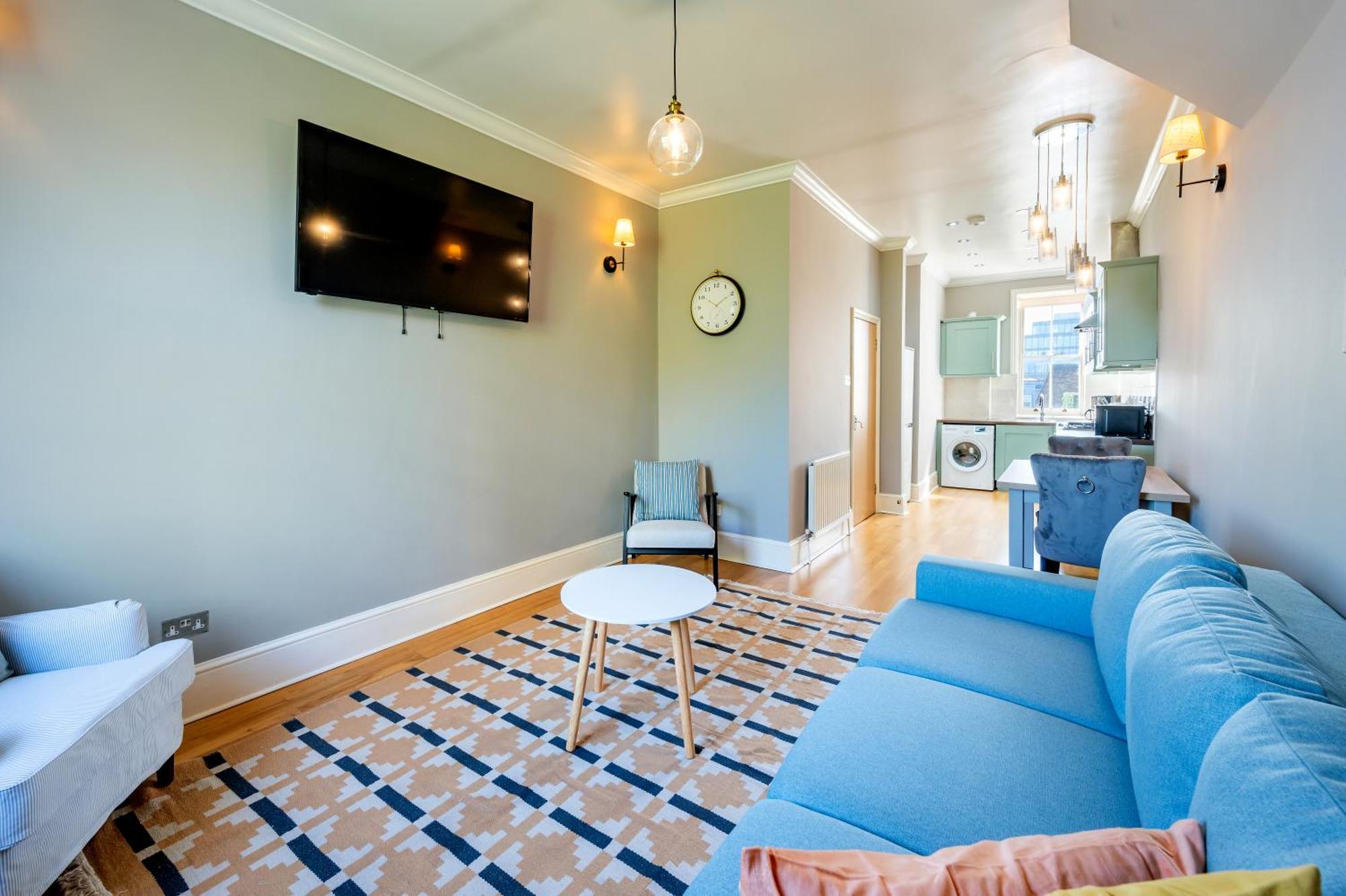 Large 1 Bedroom In Center Of Apartamento