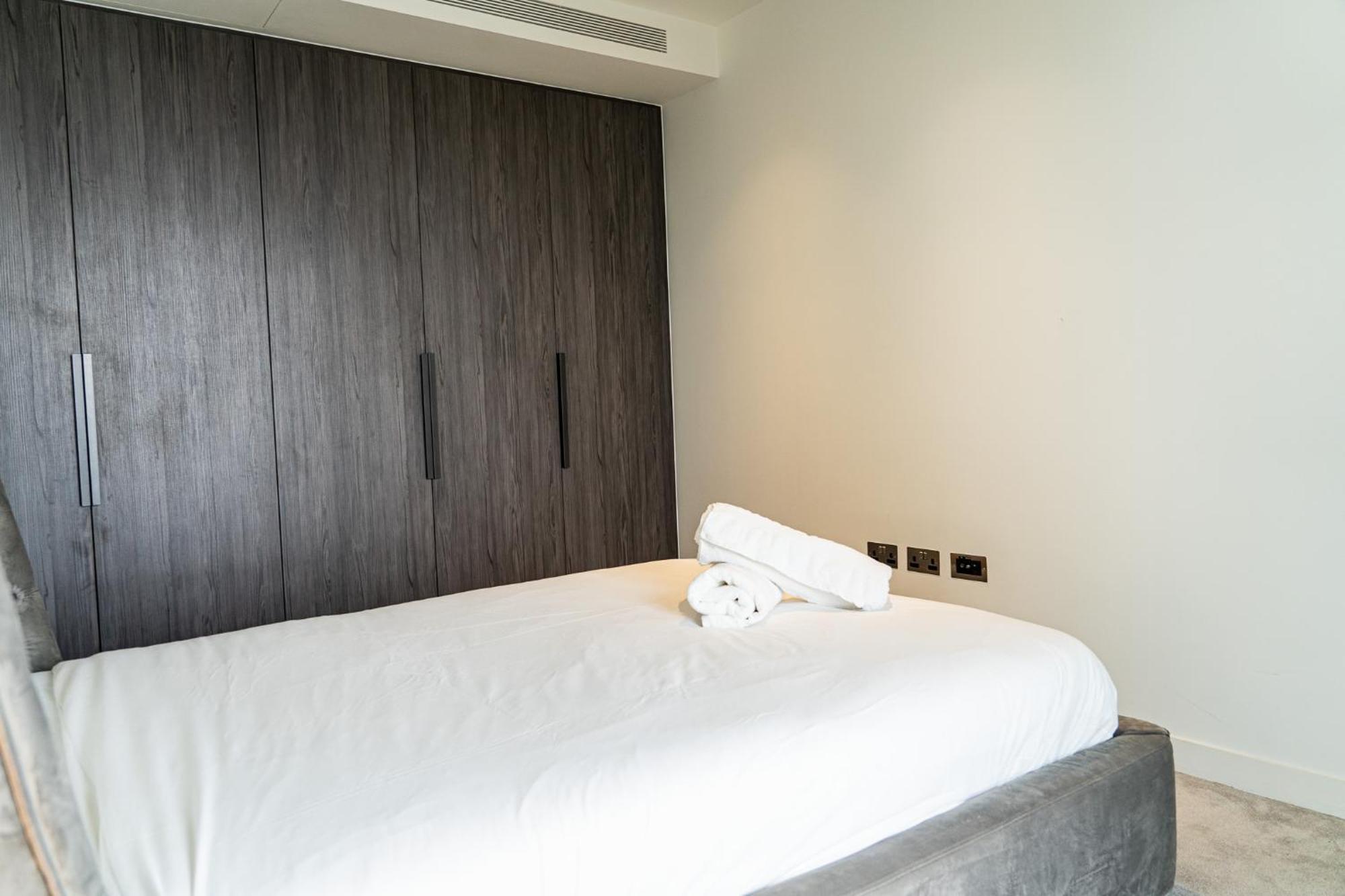 Luxury Balcony Apartment, Canary Wharf Apartamento Londres