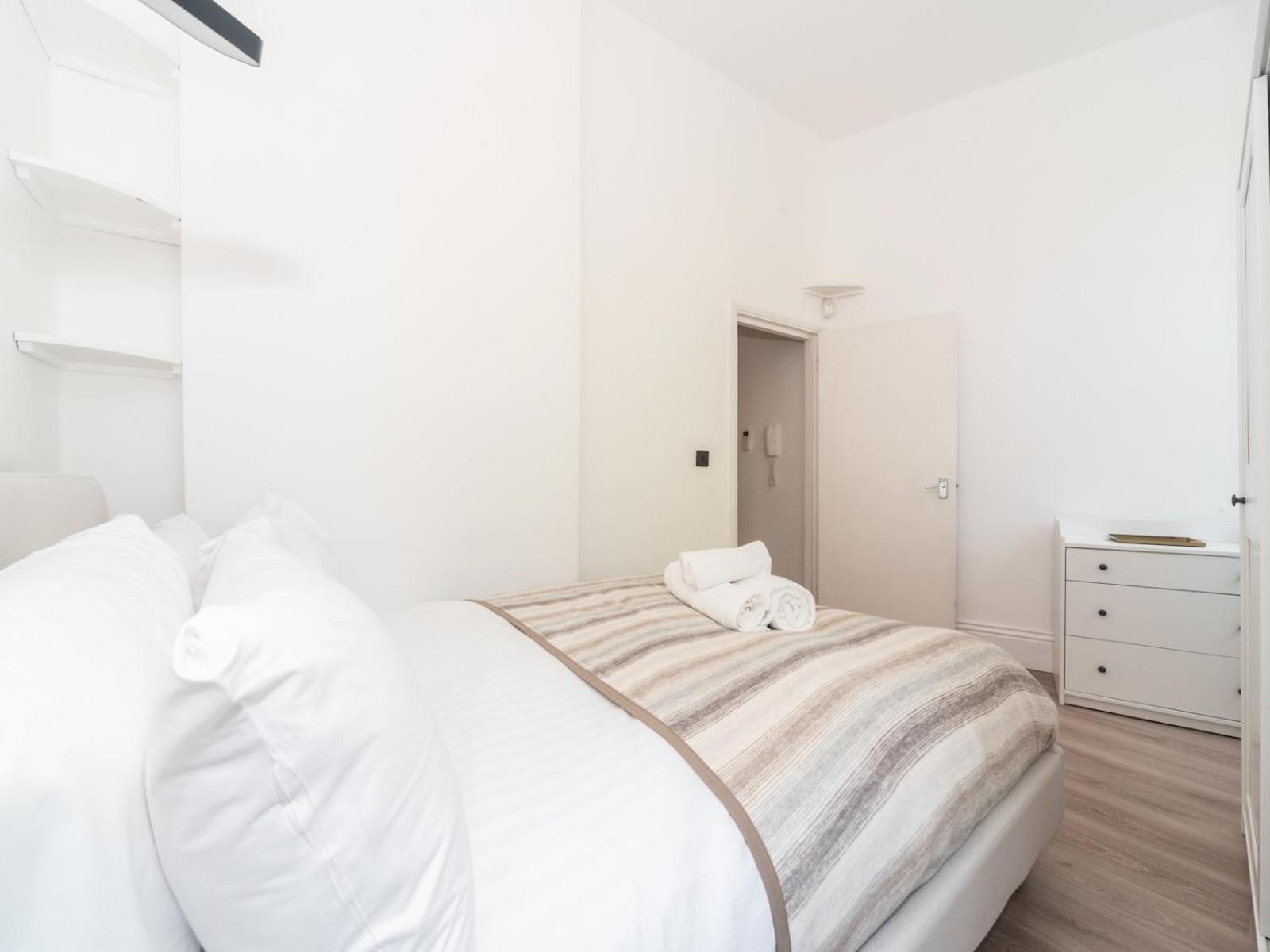 Pass The Keys Comfort Style - Near Notting Hill Apartment *