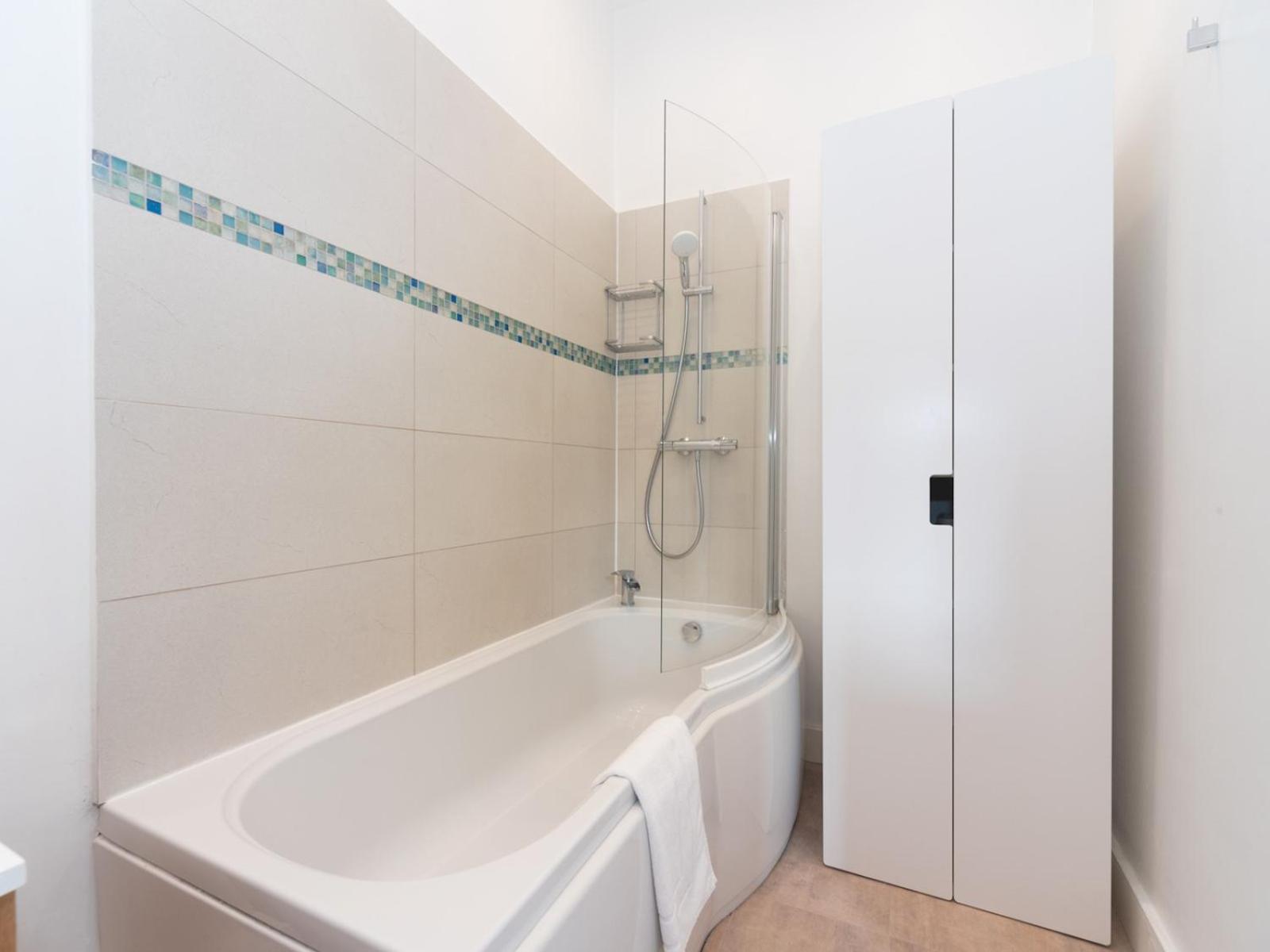 Pass The Keys Comfort Style - Near Notting Hill London