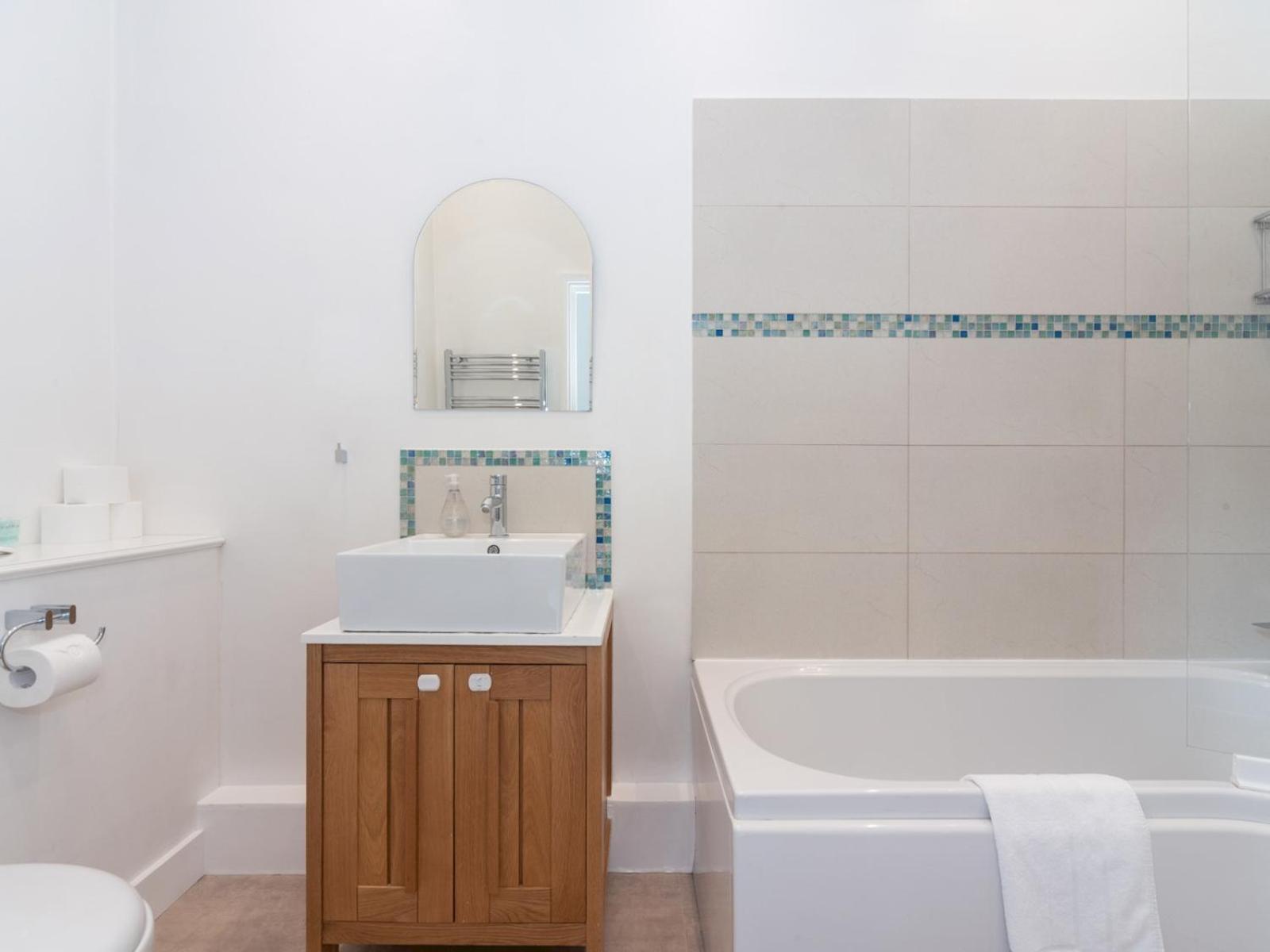 Pass The Keys Comfort Style - Near Notting Hill * London