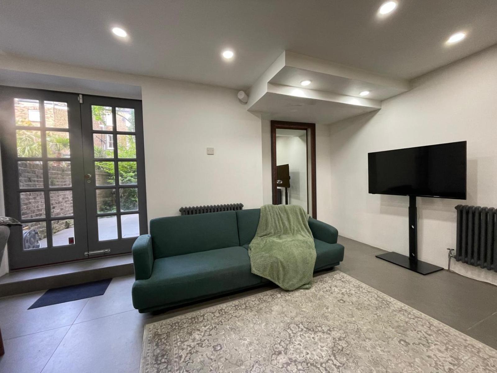 Stylish Modern Flat With Private Garden In Maida Vale * Londres