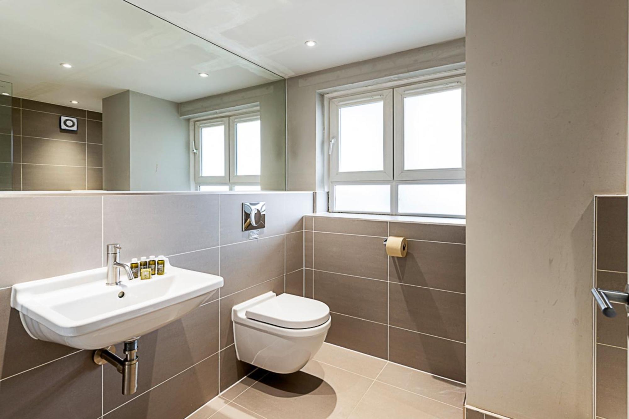 Relay Sleek In Belgravia Apartment
