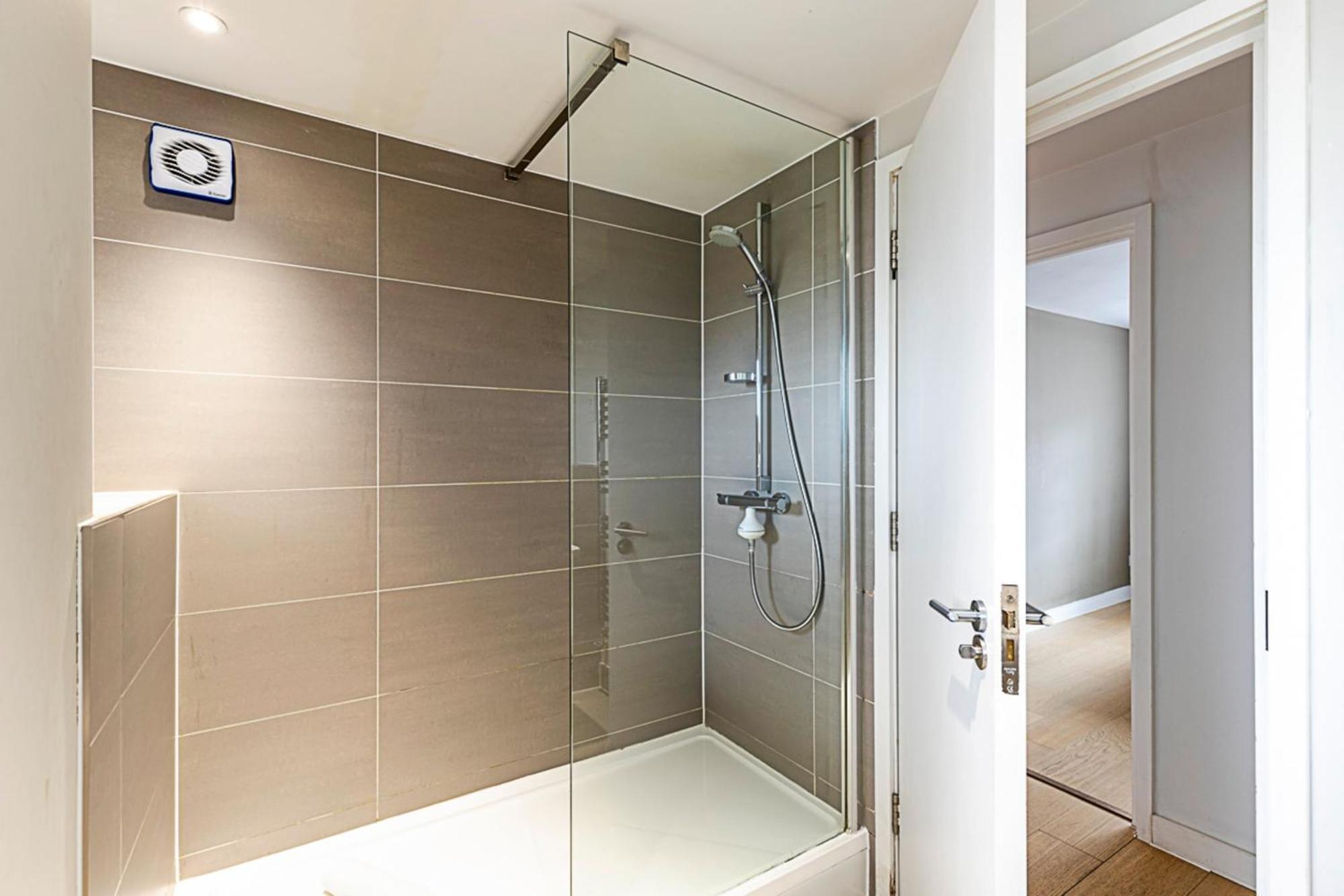 Relay Sleek In Belgravia
