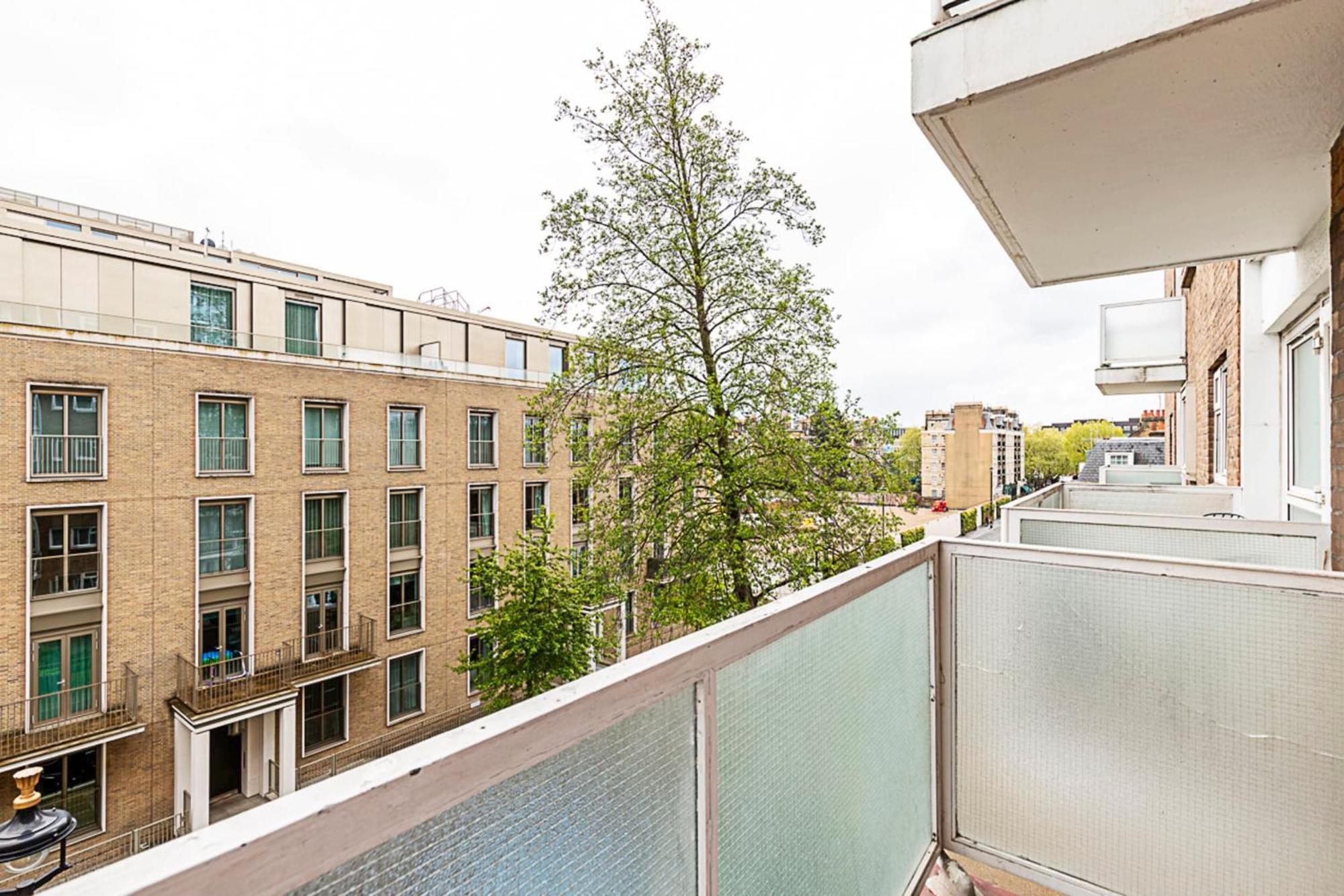 Relay Sleek In Belgravia