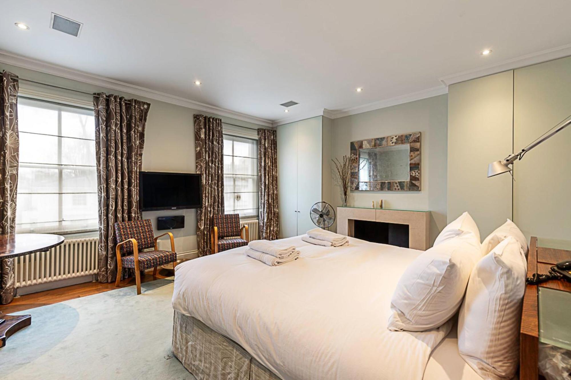Luxe Retreat 5-bed Gem Holiday home London