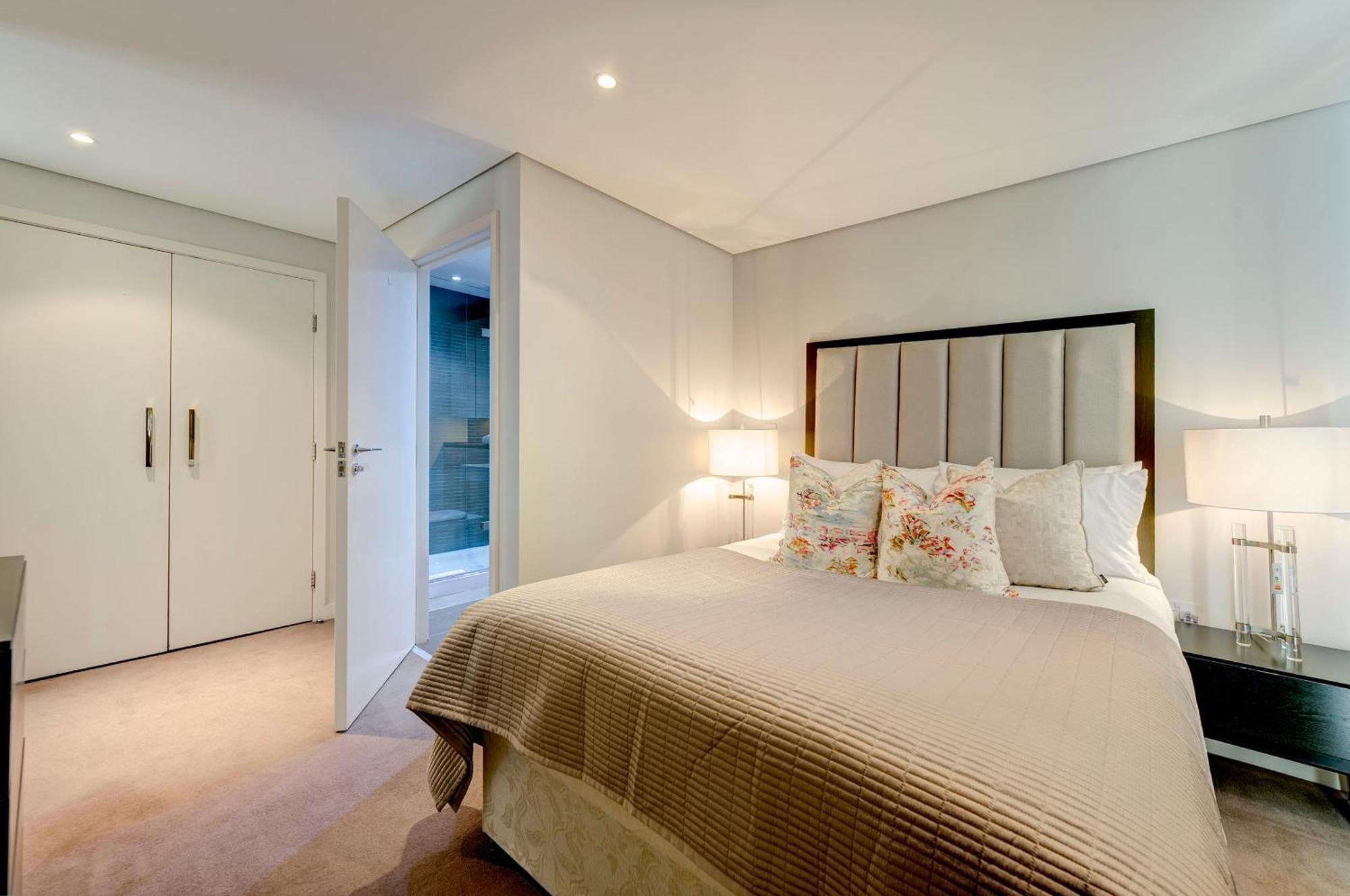 Apartment Merchant Square London