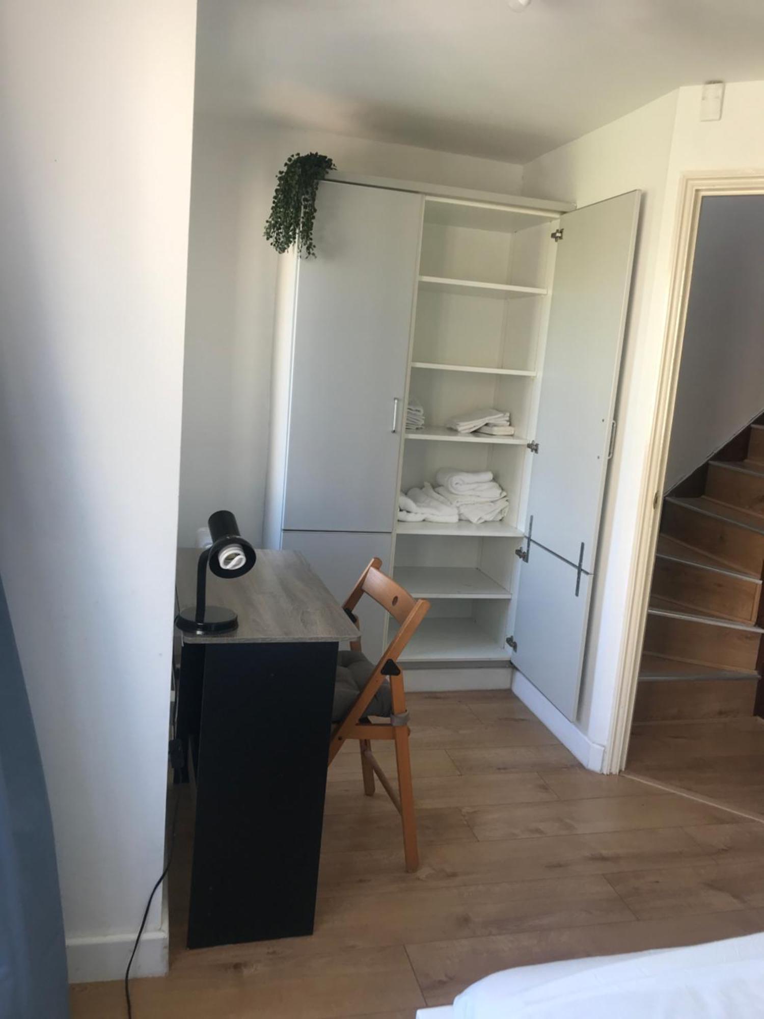 Thamesview Canary Wharf With Freeparking Holiday home *