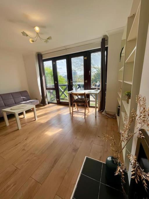 Holiday home Thamesview Canary Wharf With Freeparking *