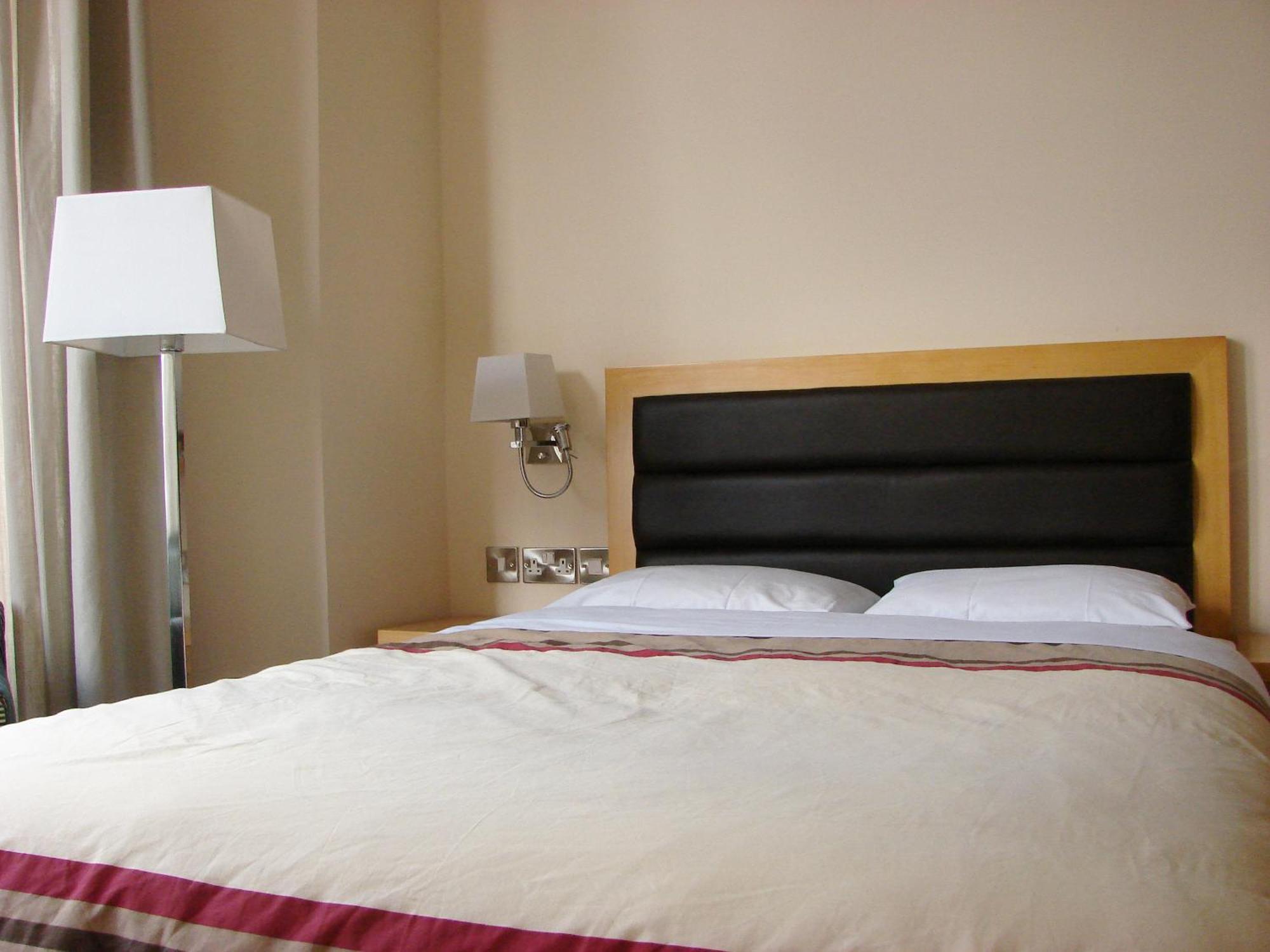 Hotel Cromwell 3*