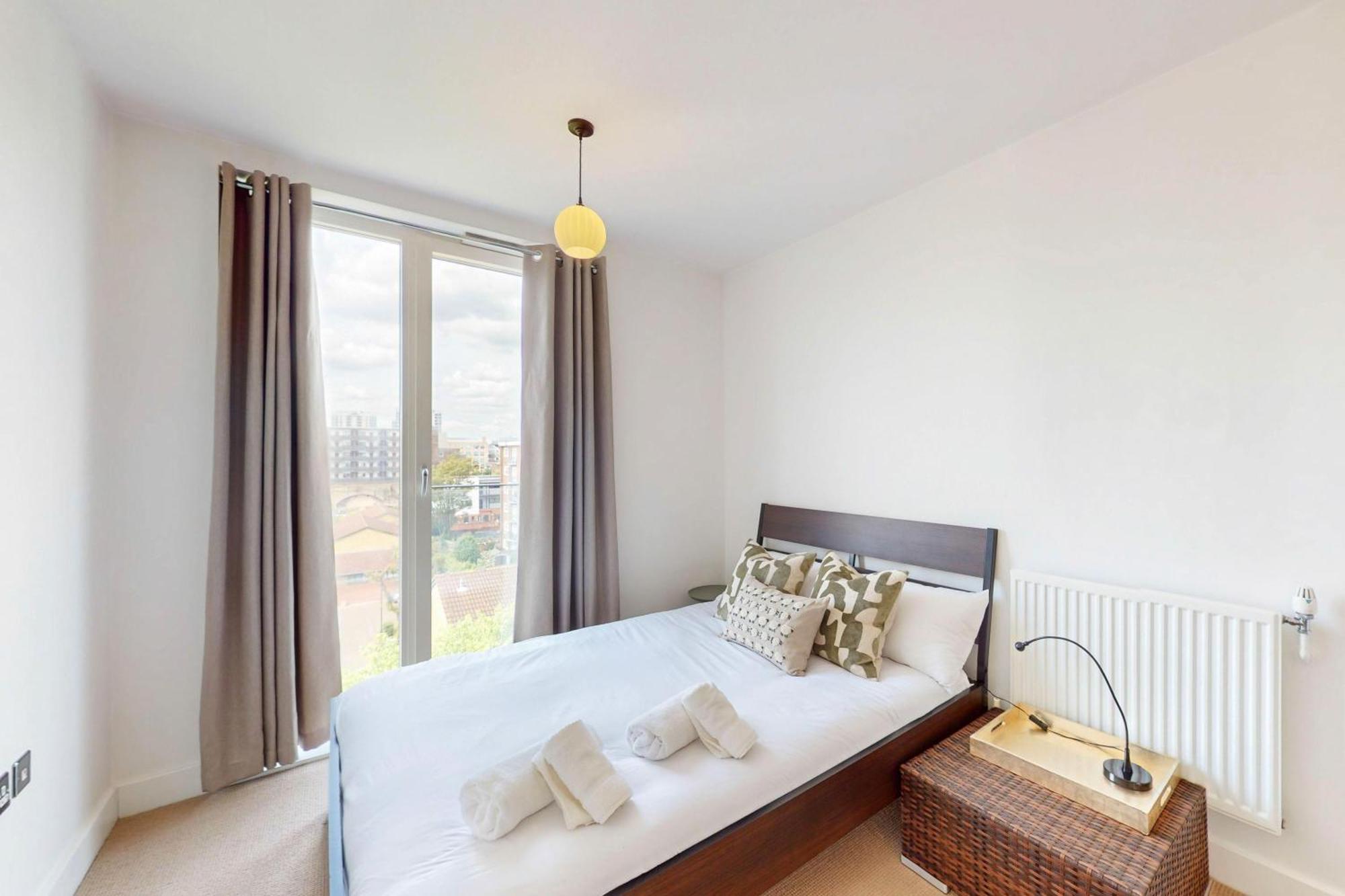 Lovely With Balcony - 3 Min To Station