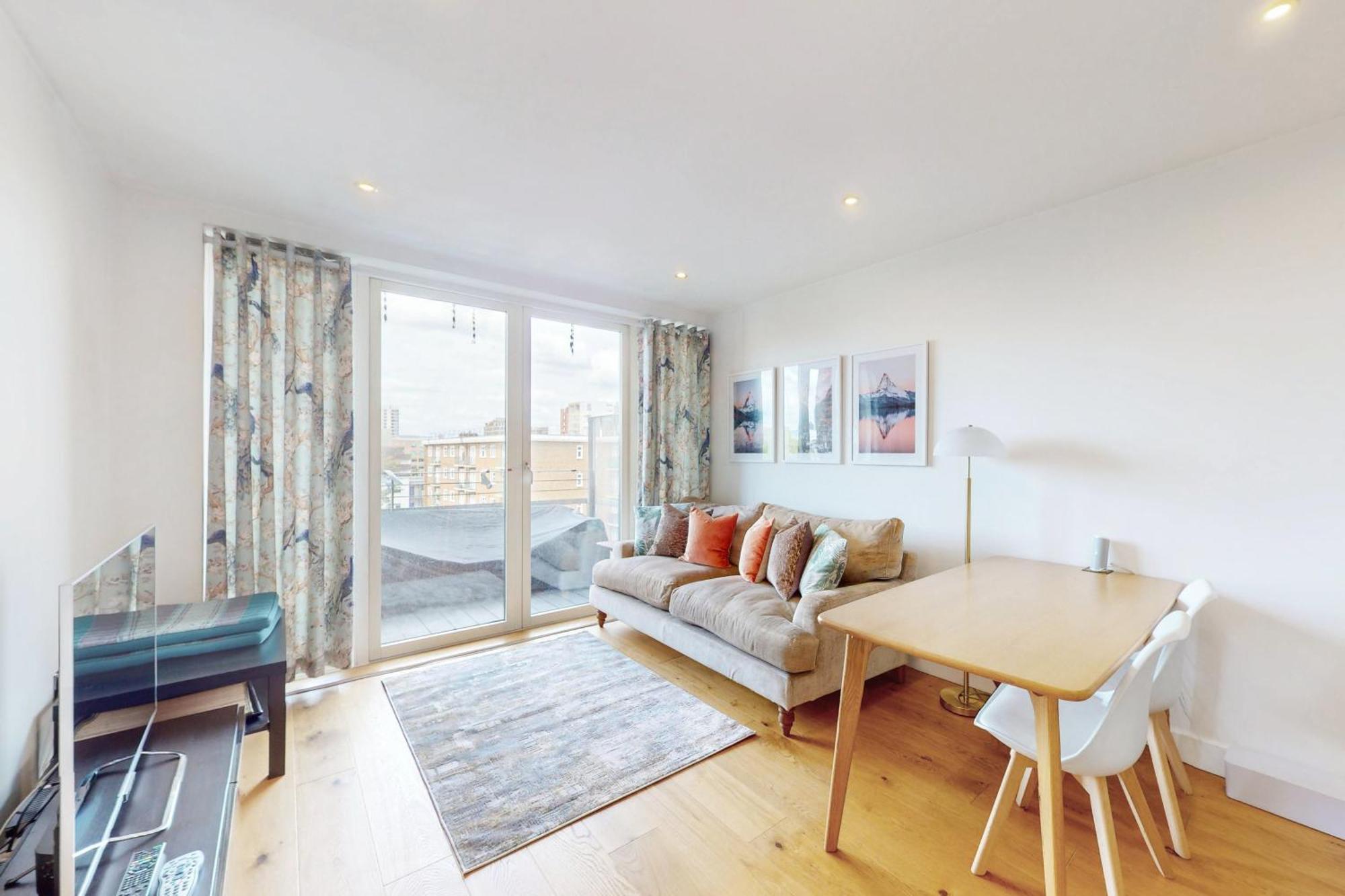Lovely With Balcony - 3 Min To Station Apartment London