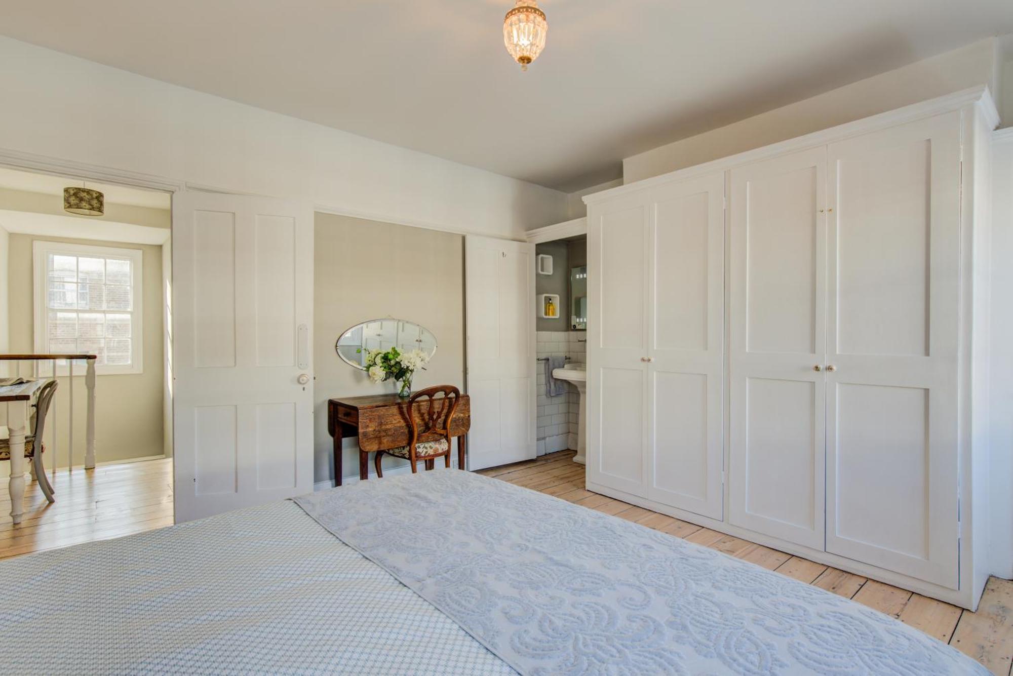 Homestay Victoria Belgravia Townhouse *