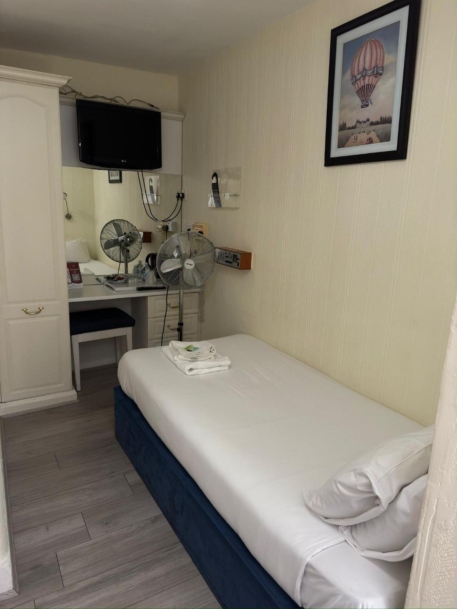Hotel Manor London