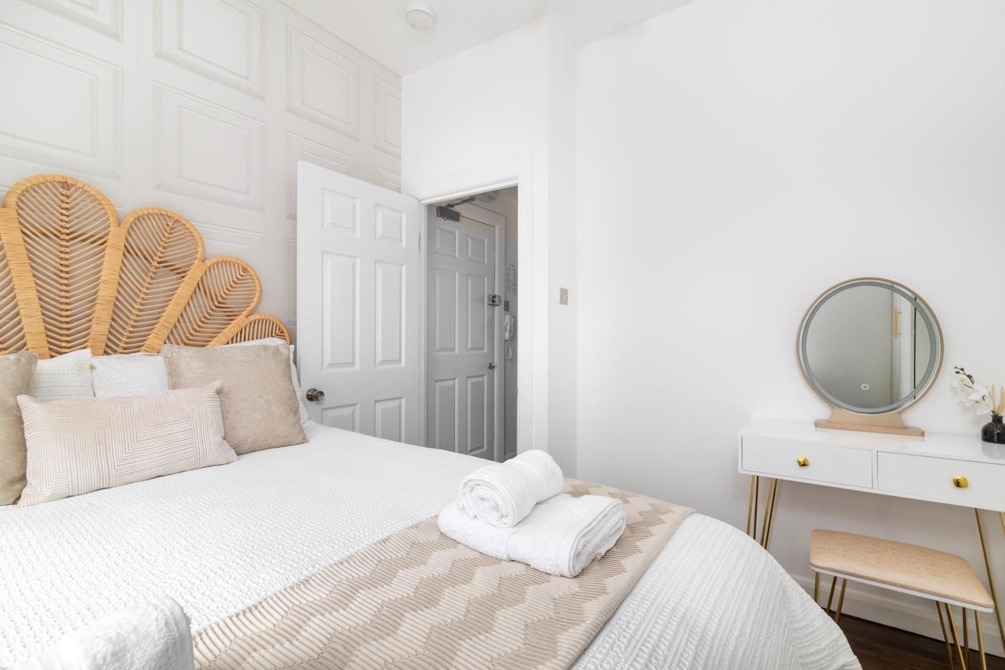 Cosy In Queens Park Apartment London