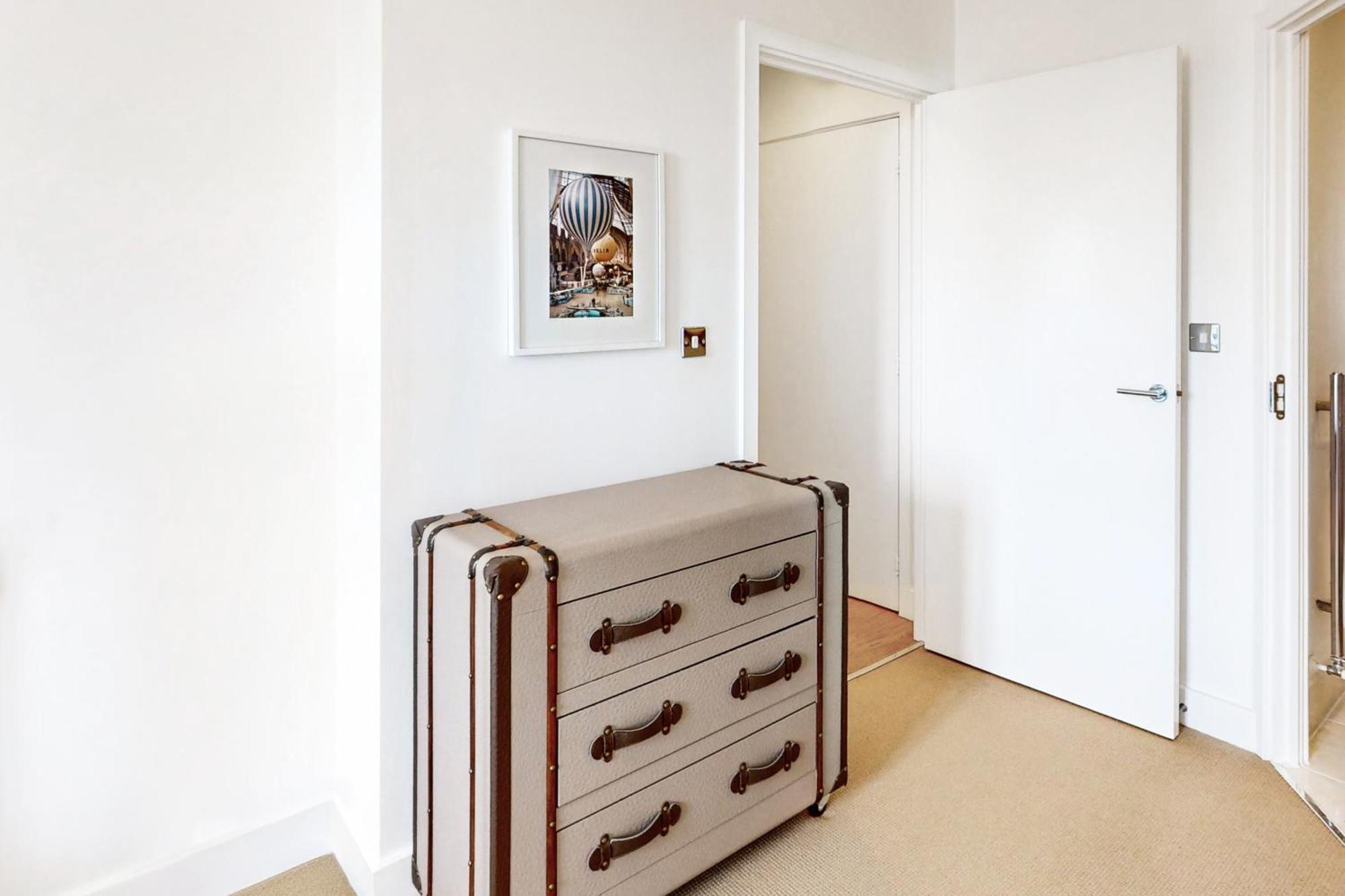Lovely With Balcony - 3 Min To Station * London