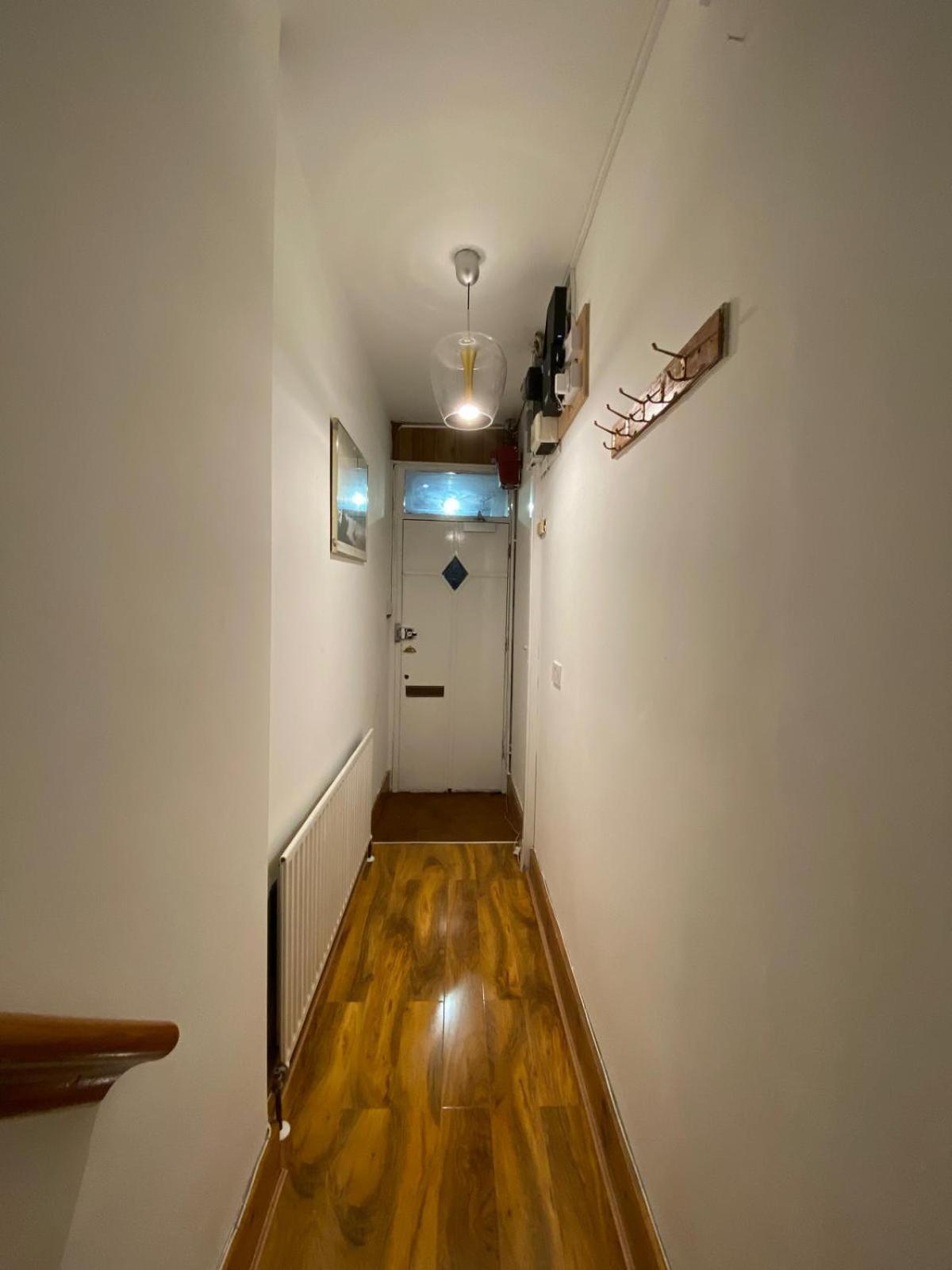 Comfy Private Bedrooms Across The Euston Station Guest house