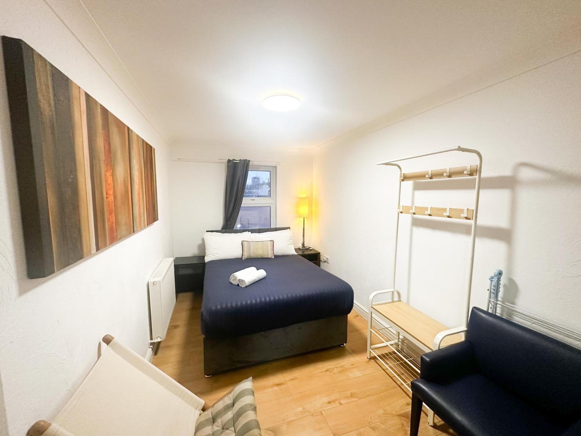 Flat 2 In Aldgate London