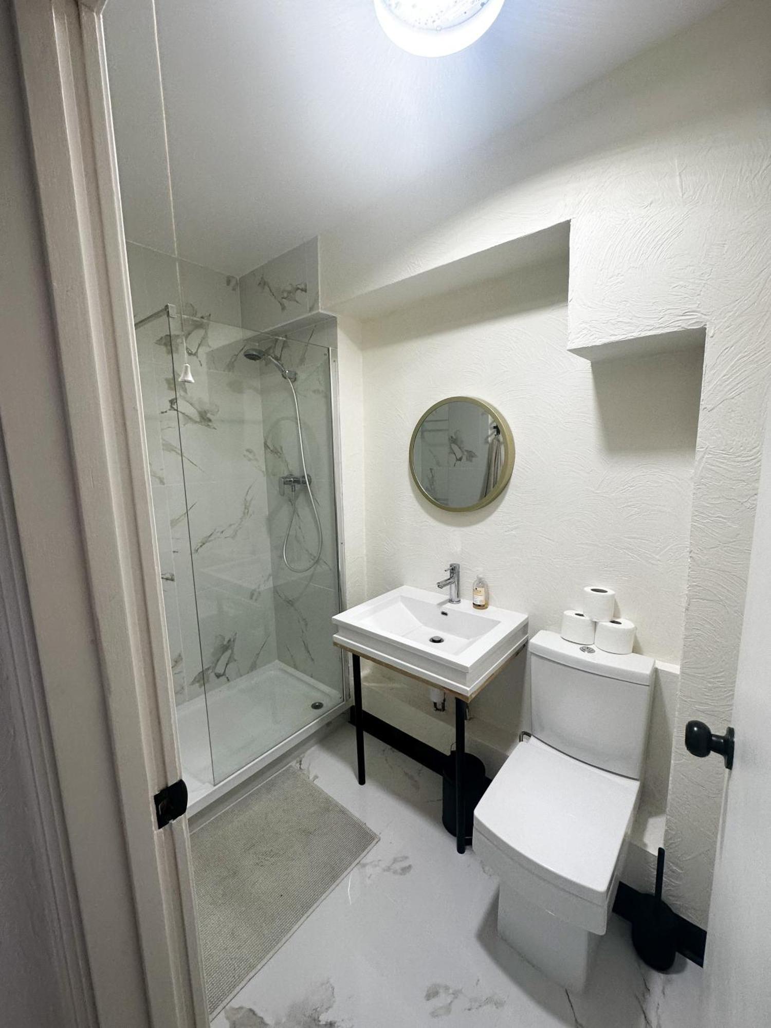 Flat 2 In Aldgate * London