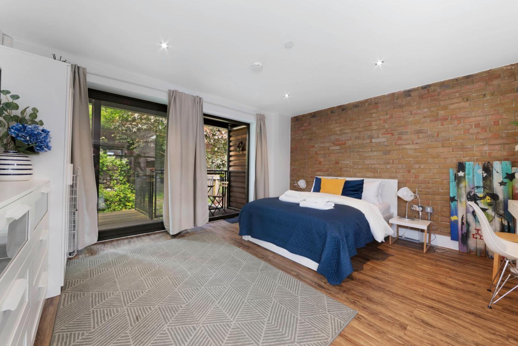 Manor House By Morethanstays * London