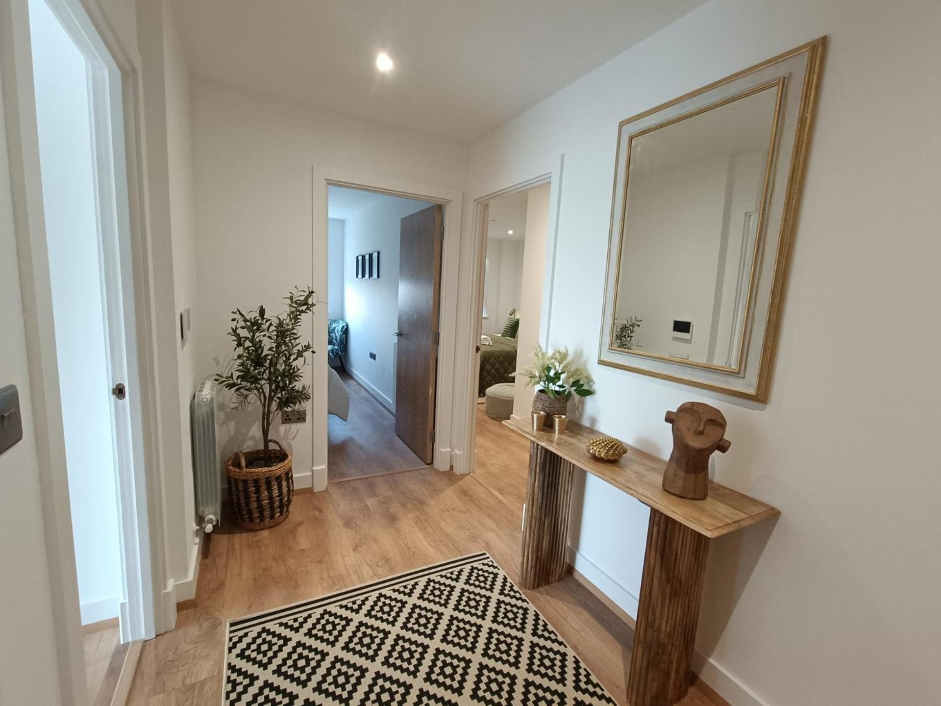 Snuggle Inn: Riverside With Thames Views London