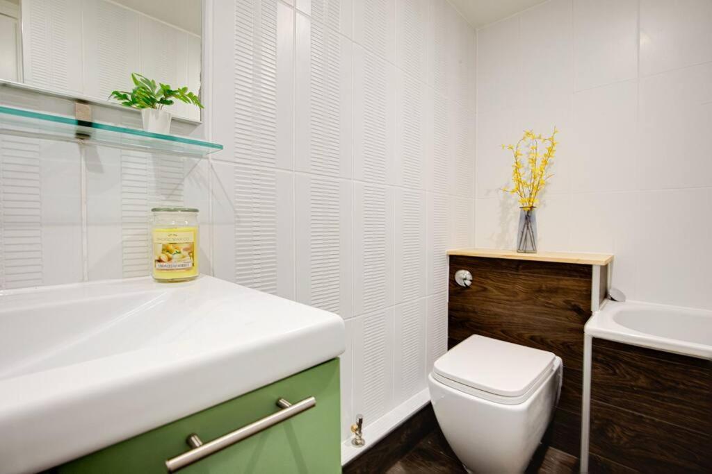 Apartamento Luxstay Earls Court - Sleeps Up To 7 *