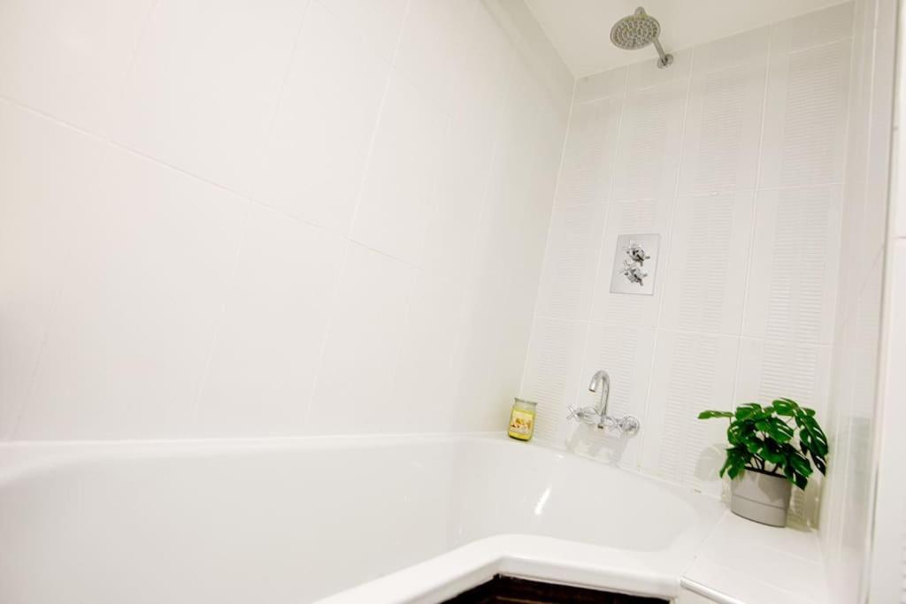 Luxstay Earls Court - Sleeps Up To 7 *
