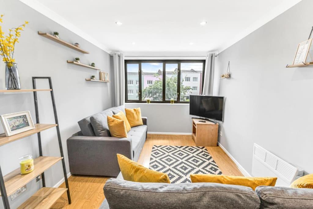 Luxstay Earls Court - Sleeps Up To 7 *