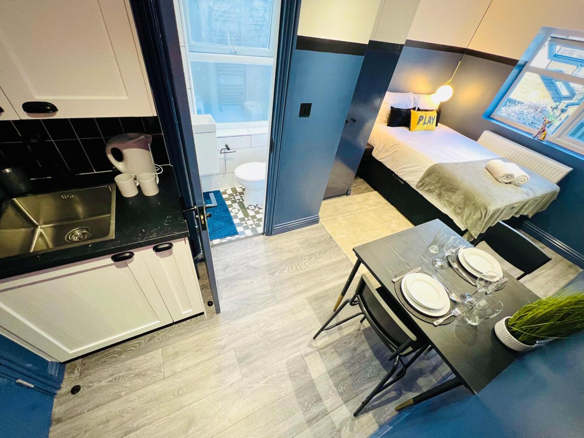 Guest house 61 Studio, Ideal For Tourists High Recommend!!! *