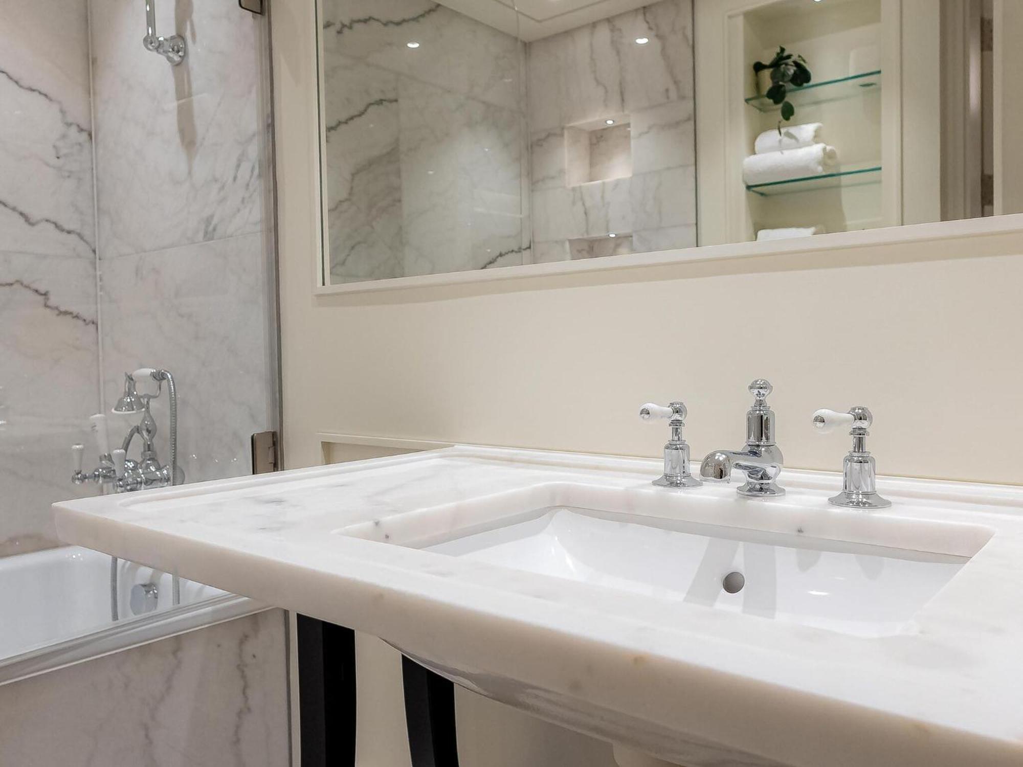 Modern Deluxe Five Bedroom House Near Chalk Farm Station By Belvilla Apartment *