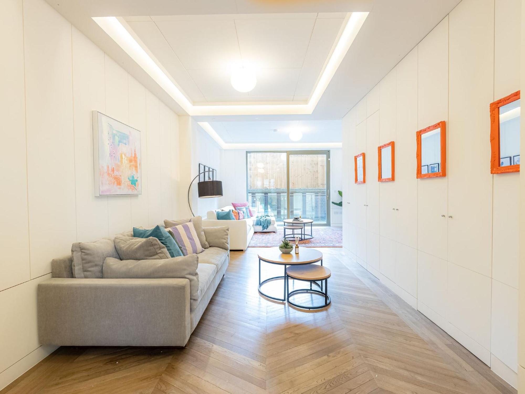 Modern Deluxe Five Bedroom House Near Chalk Farm Station By Belvilla London
