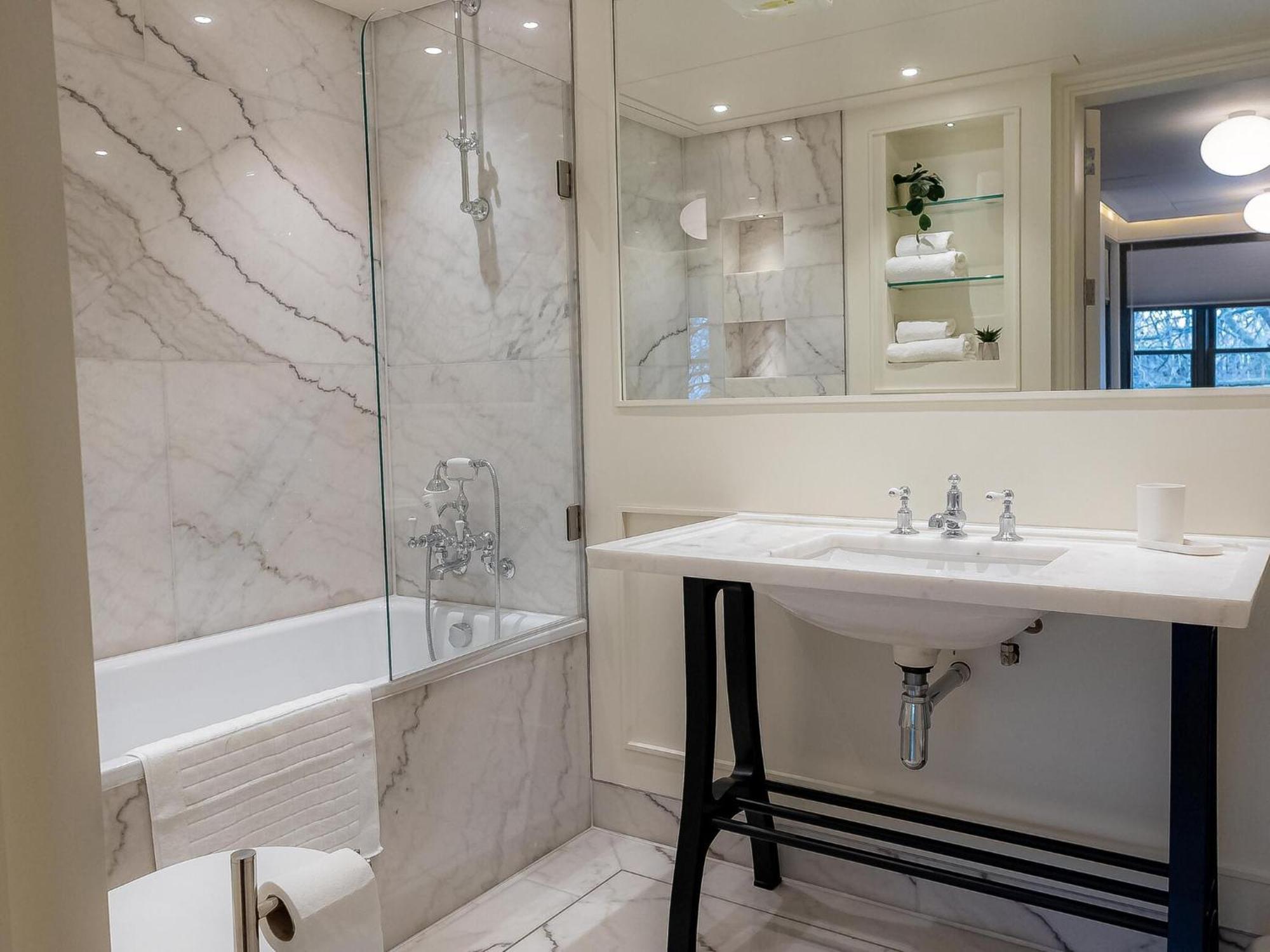 Modern Deluxe Five Bedroom House Near Chalk Farm Station By Belvilla Apartment *