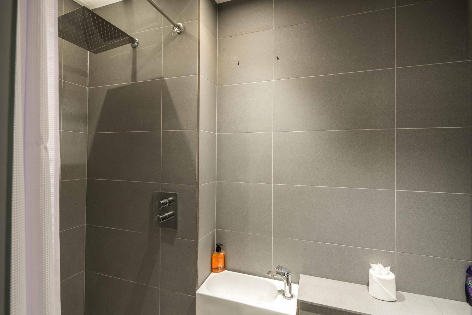 Delightful 2b/2b Prime Apartment *
