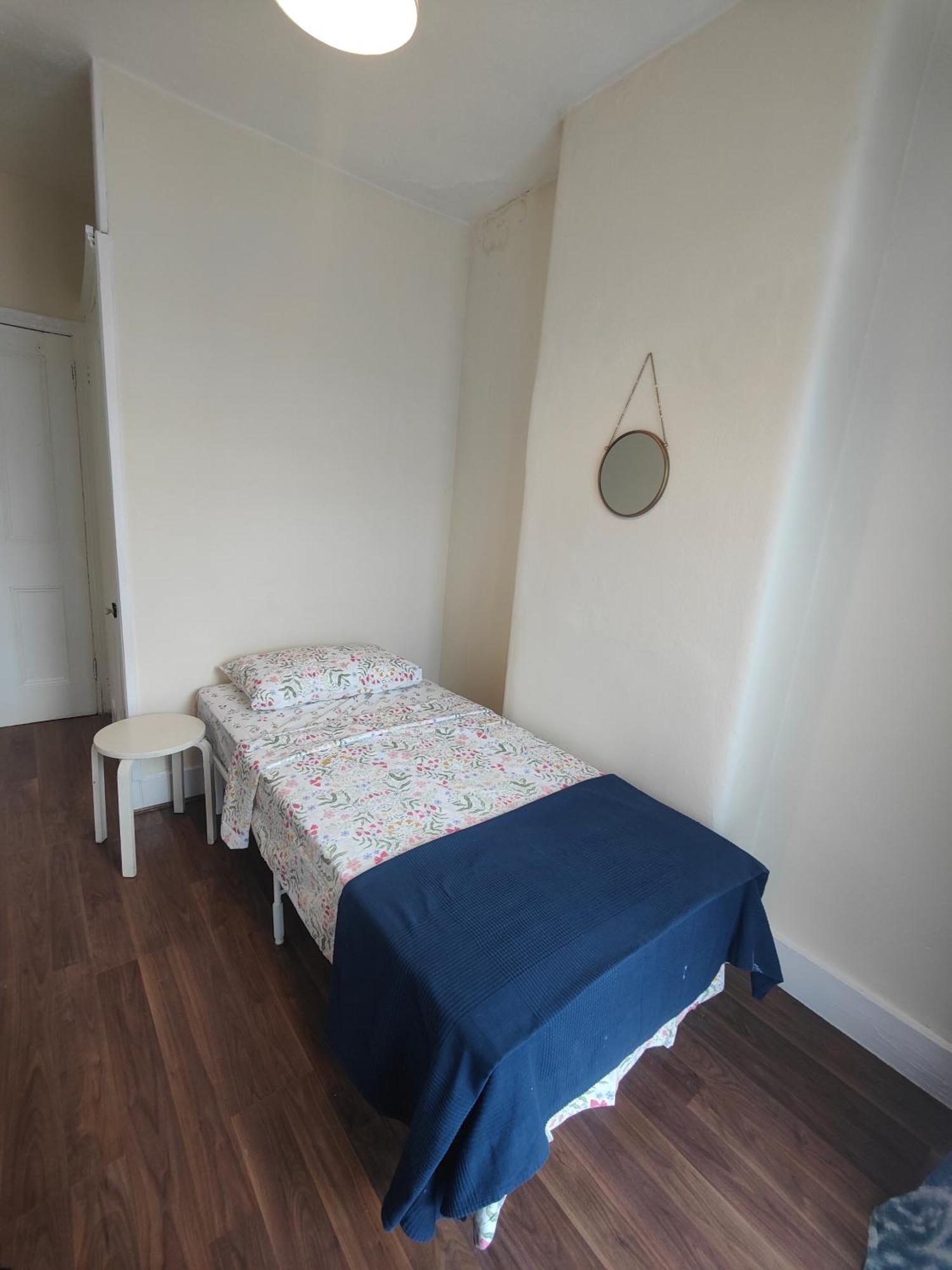 Guest house The Single Cosy Lane London