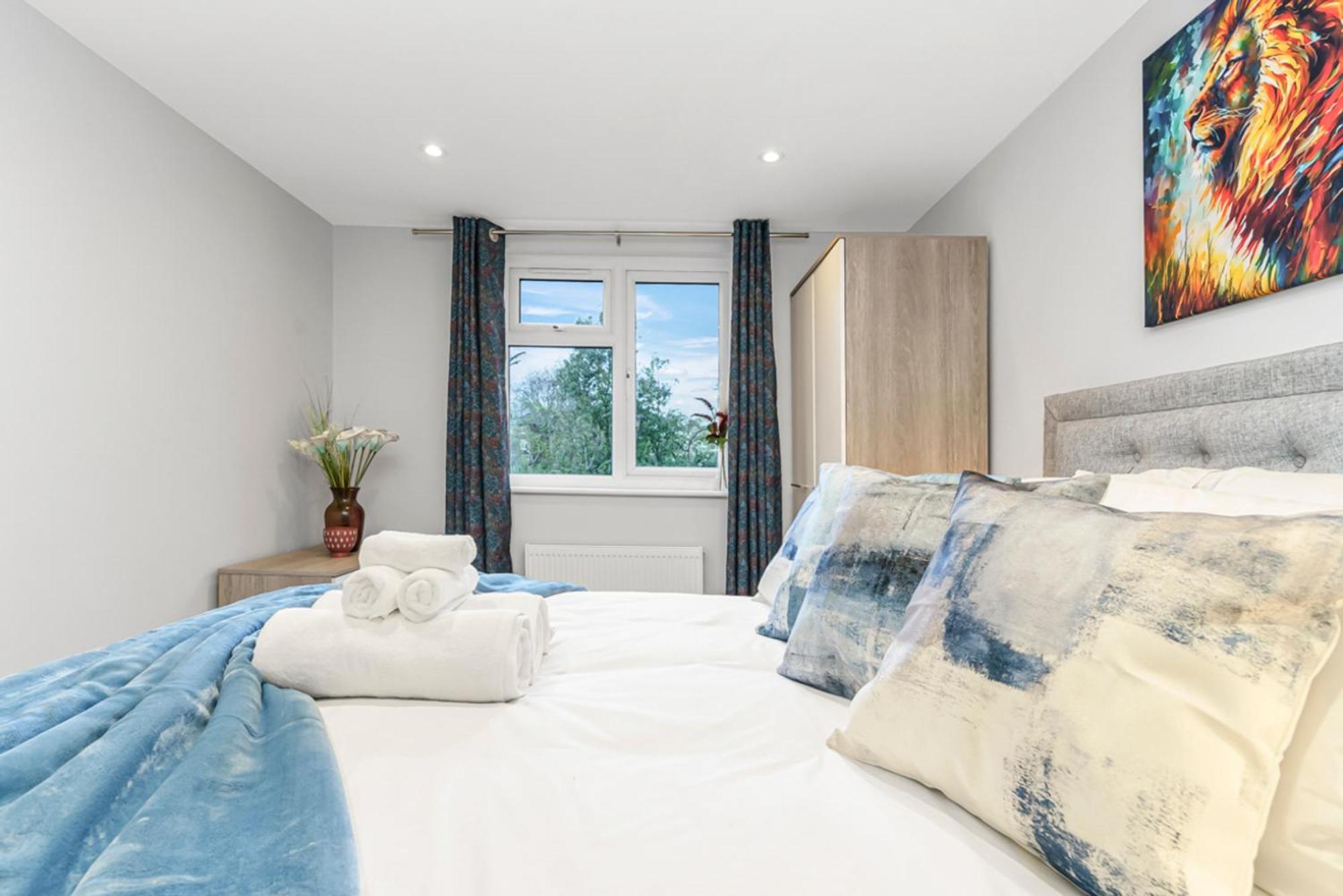 Elegant Hither Family London
