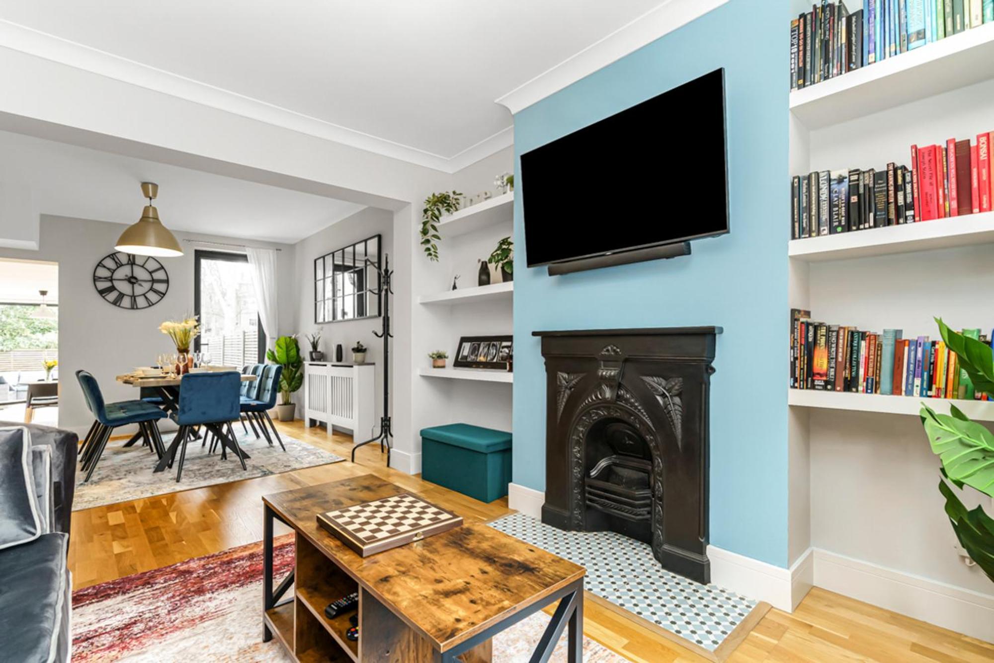 Elegant Hither Family Holiday home London