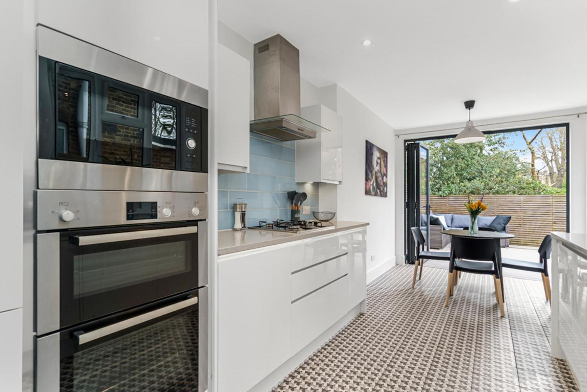 Elegant Hither Family Holiday home London